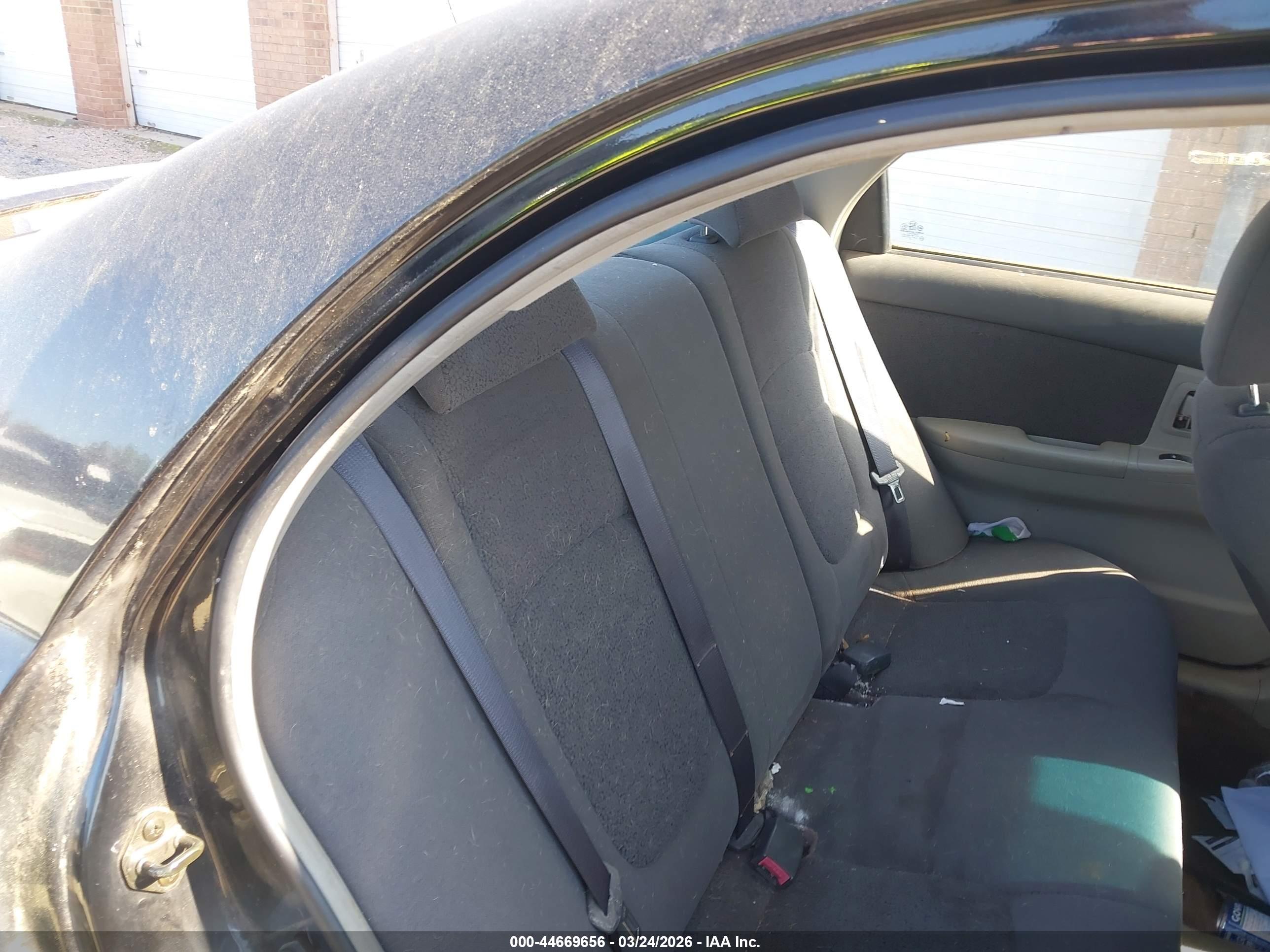 KIA SPECTRA image 8
