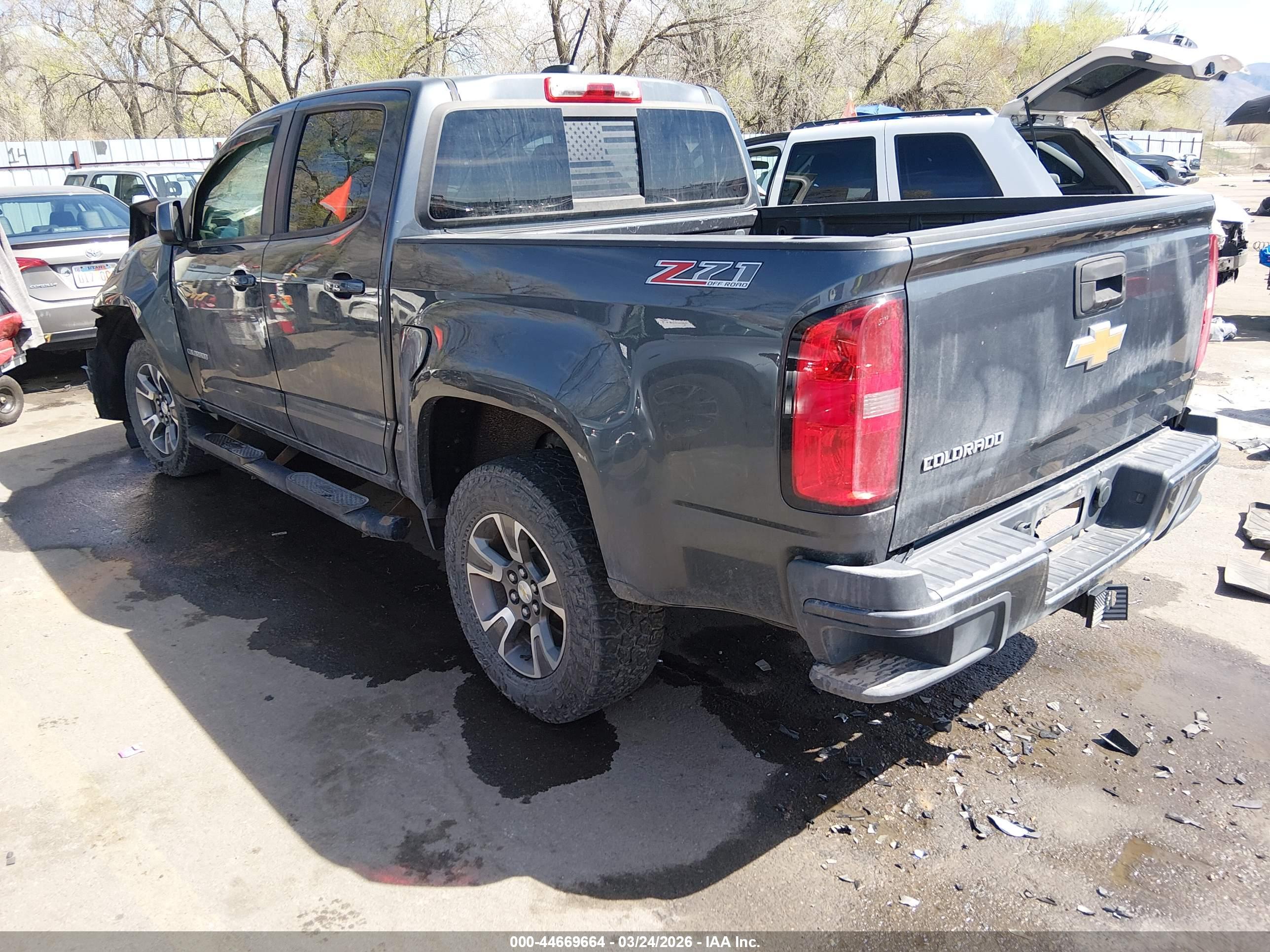 CHEVROLET COLORADO image 3