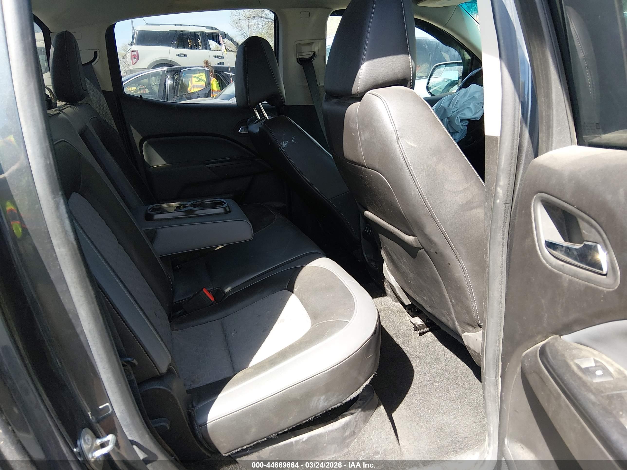 CHEVROLET COLORADO image 8