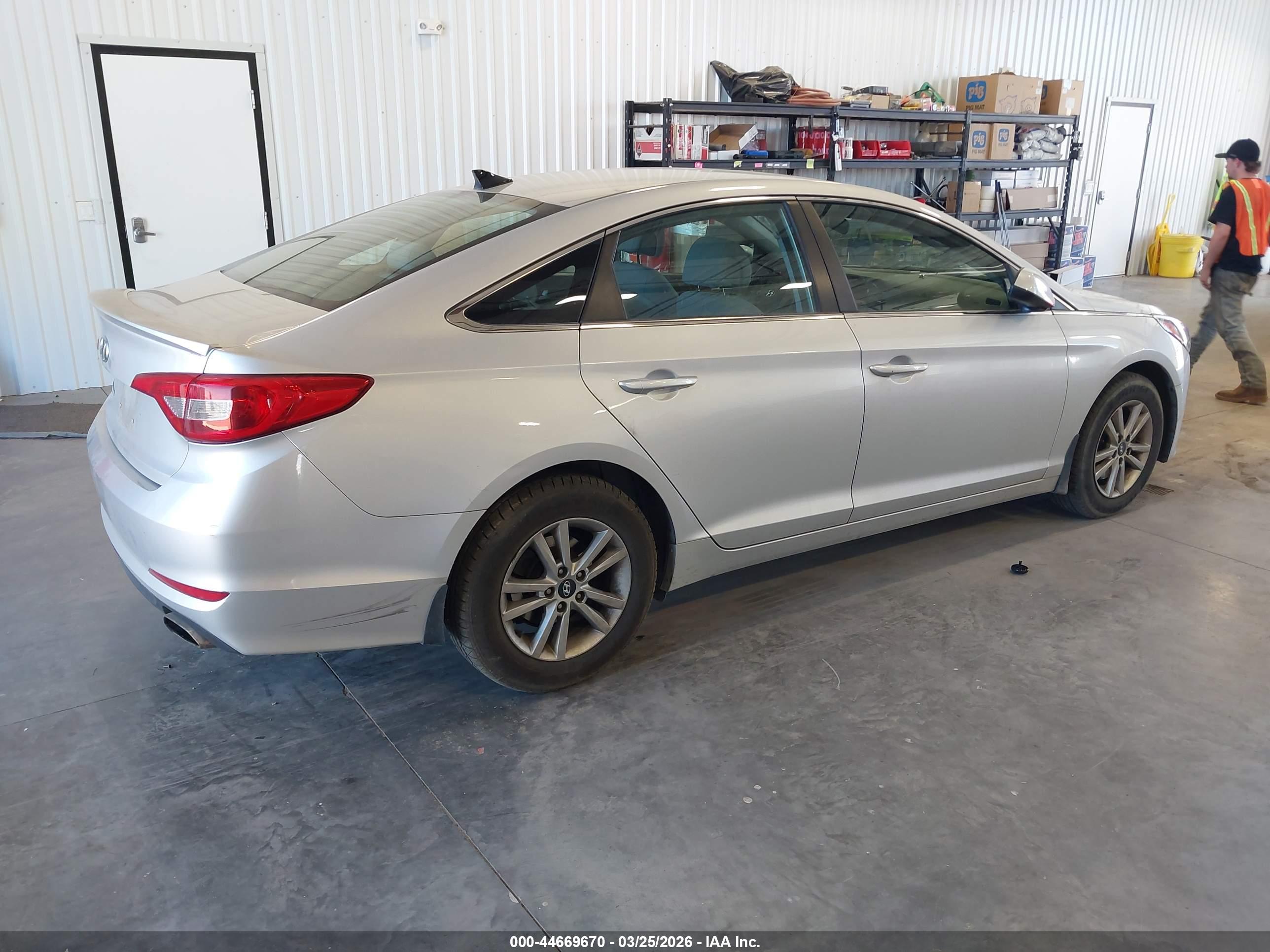 HYUNDAI SONATA image 4