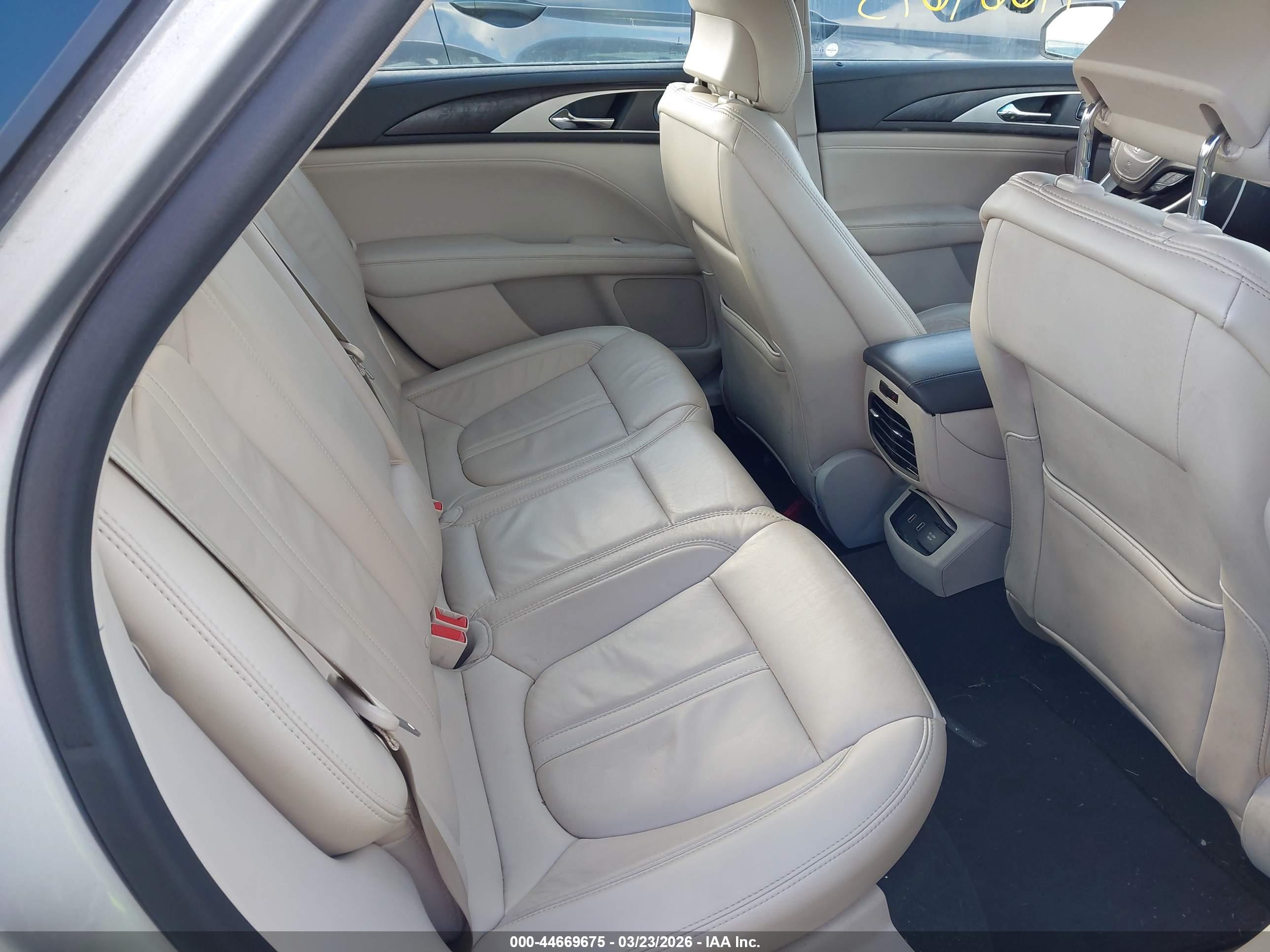 LINCOLN MKZ image 8