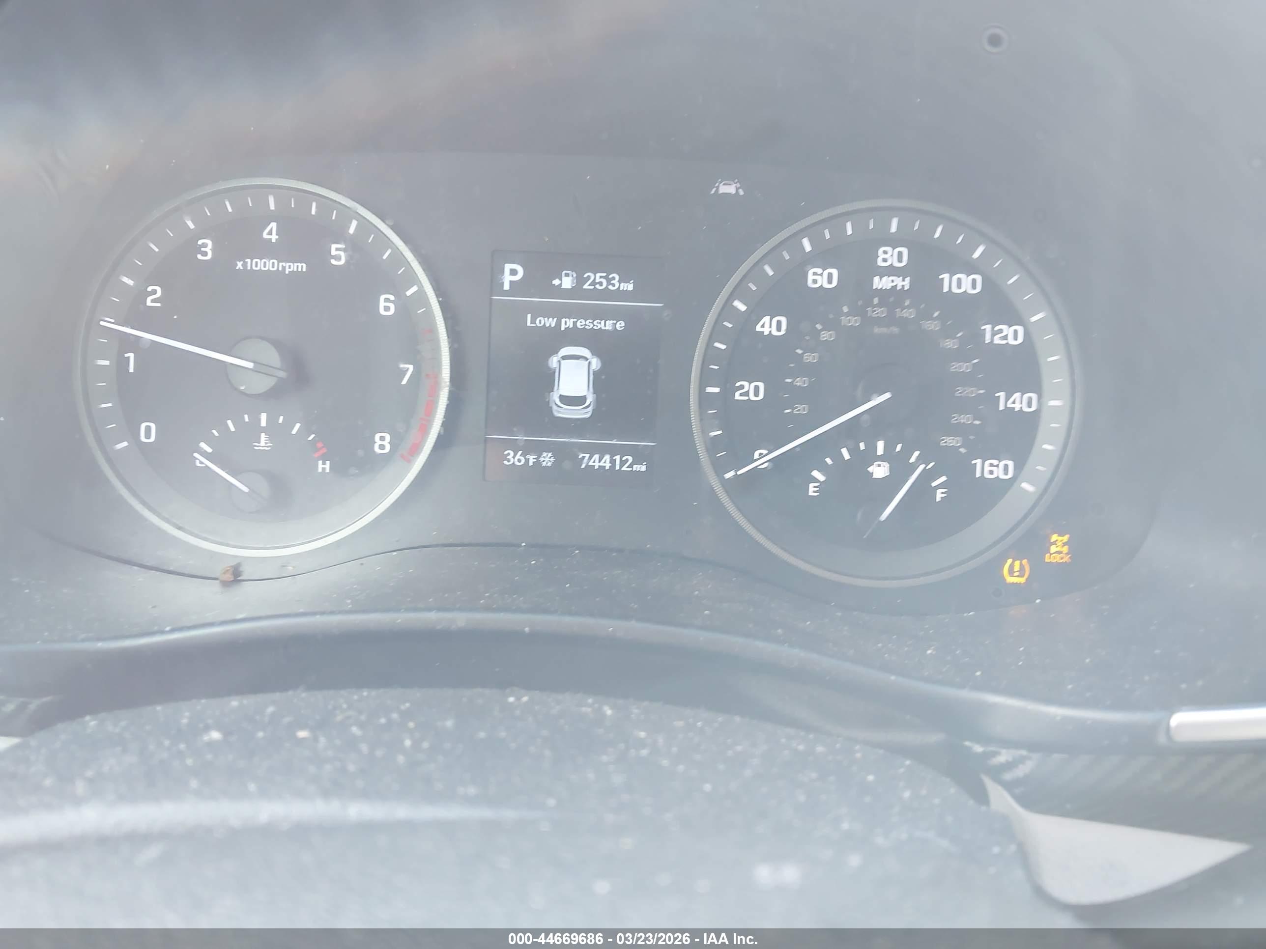 HYUNDAI TUCSON image 7
