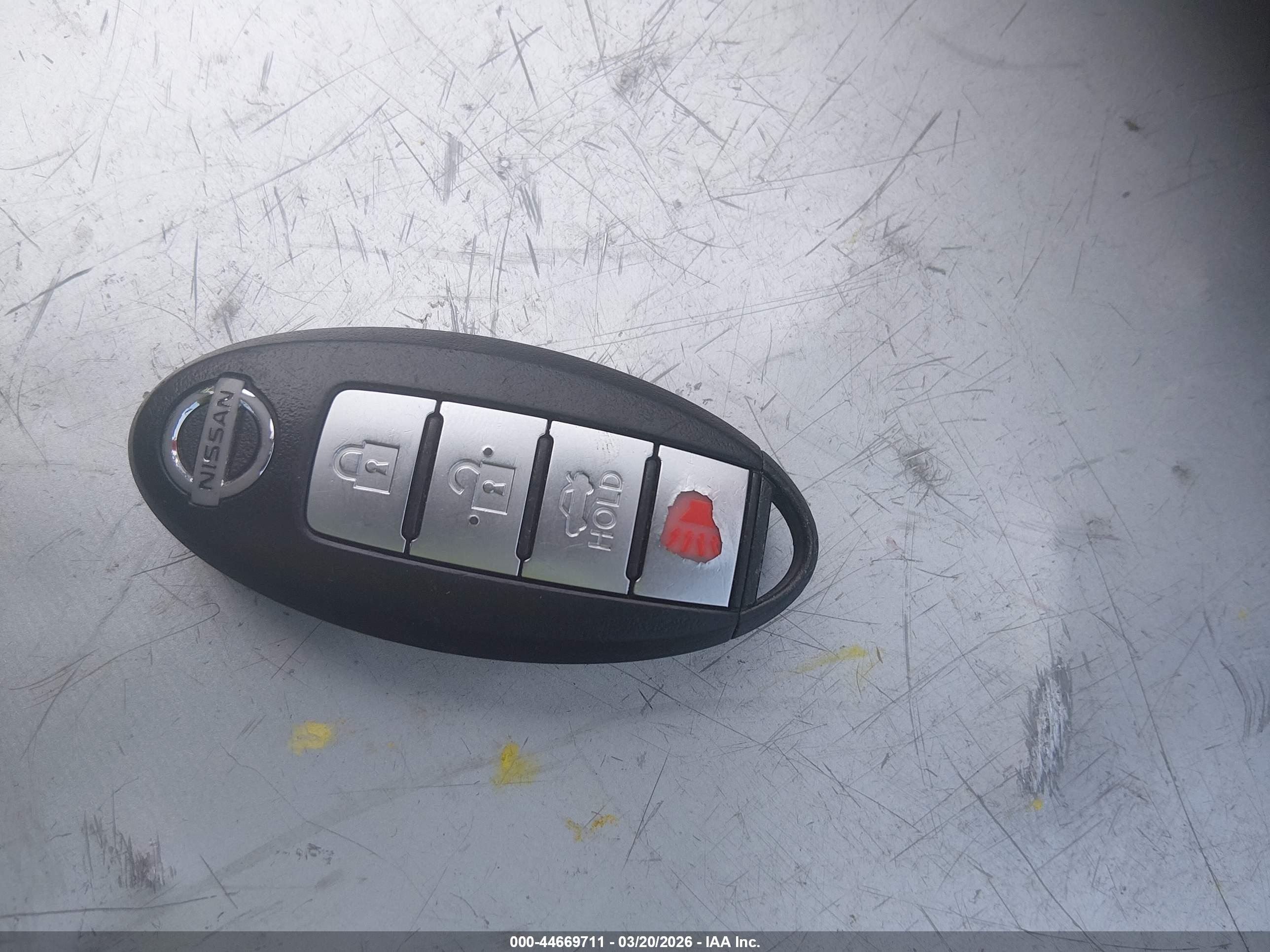 NISSAN MAXIMA image 11