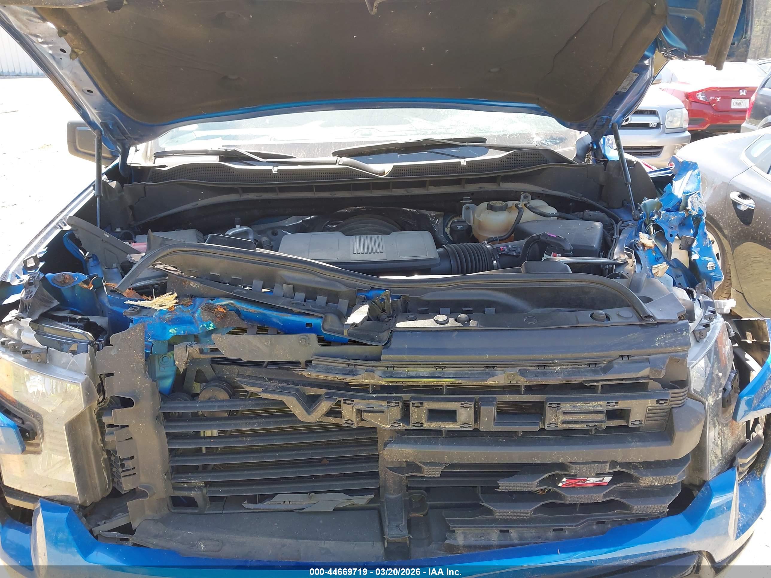 CHEVROLET SILVERADO image 10