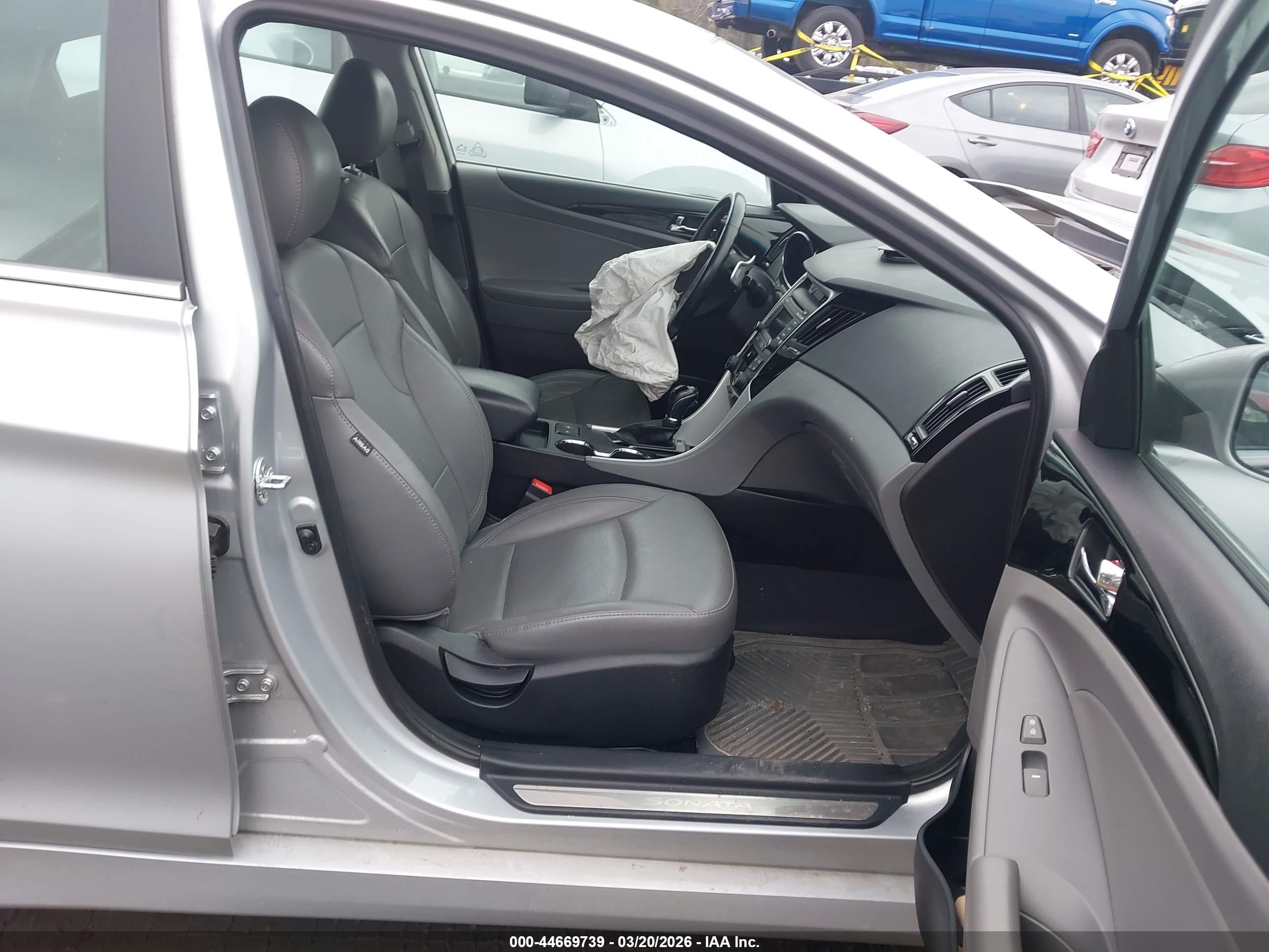 HYUNDAI SONATA image 5