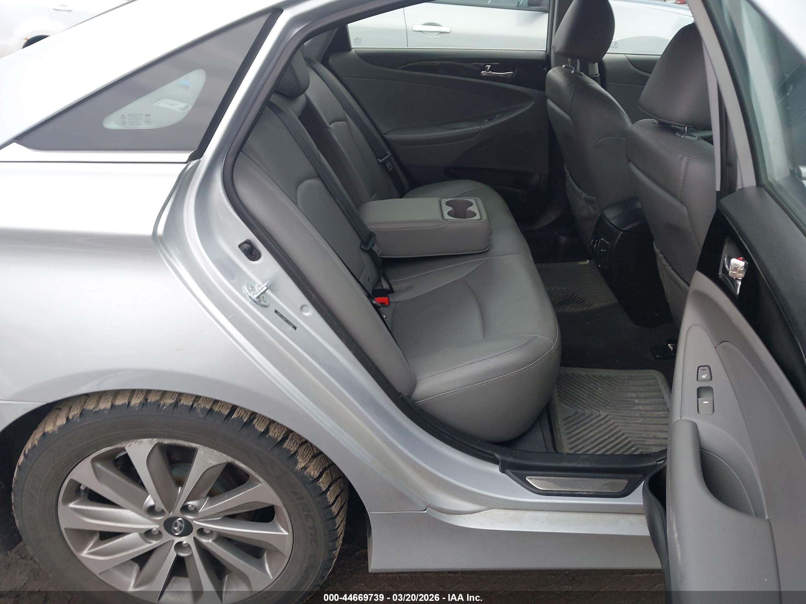 HYUNDAI SONATA image 8