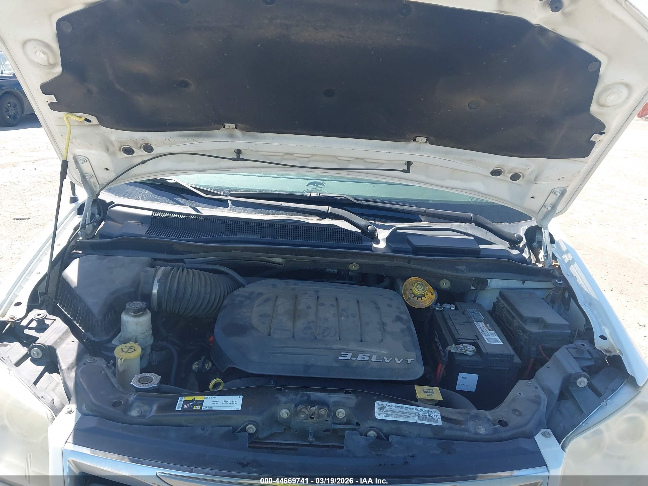 CHRYSLER TOWN image 10