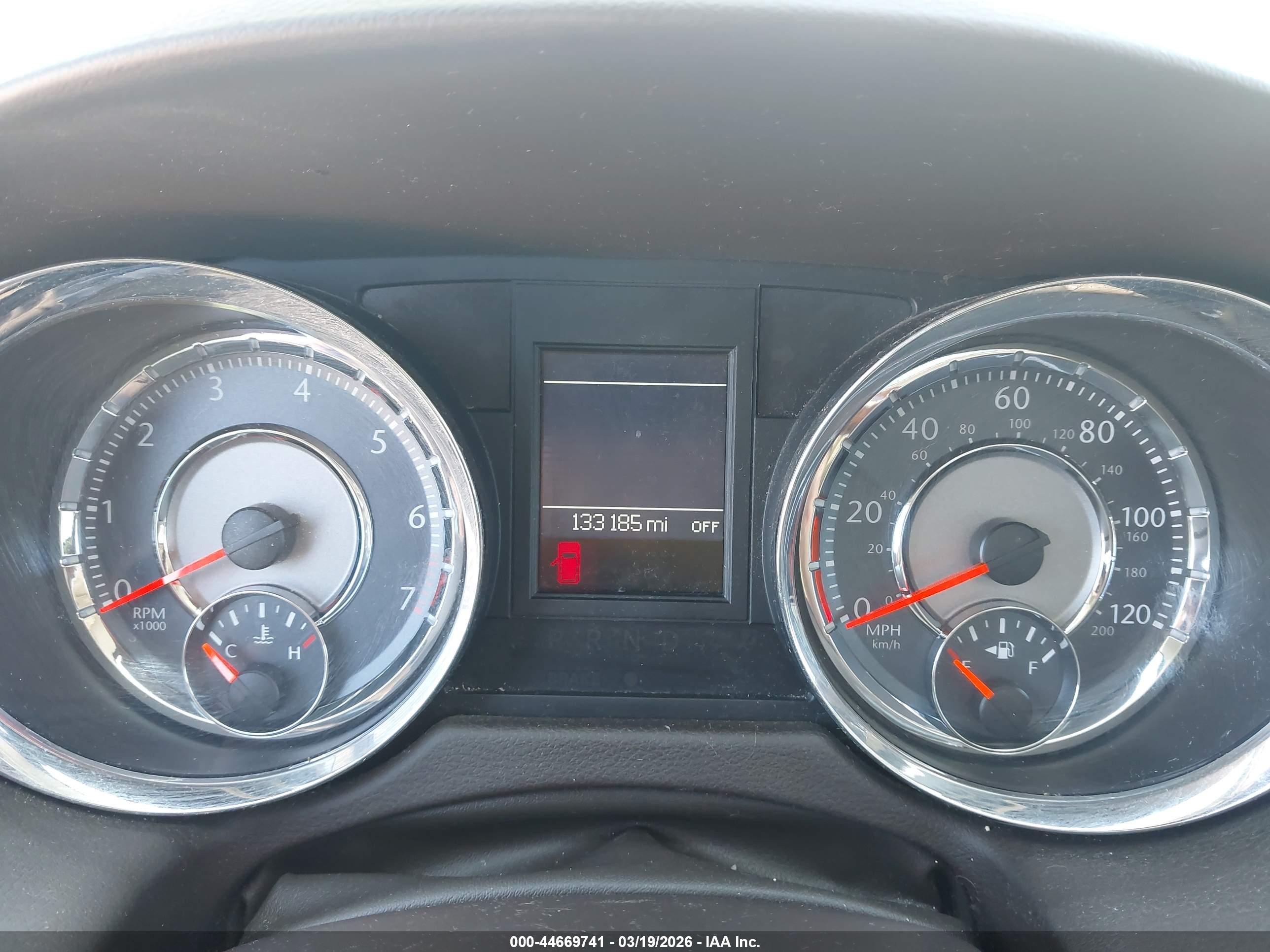 CHRYSLER TOWN image 7