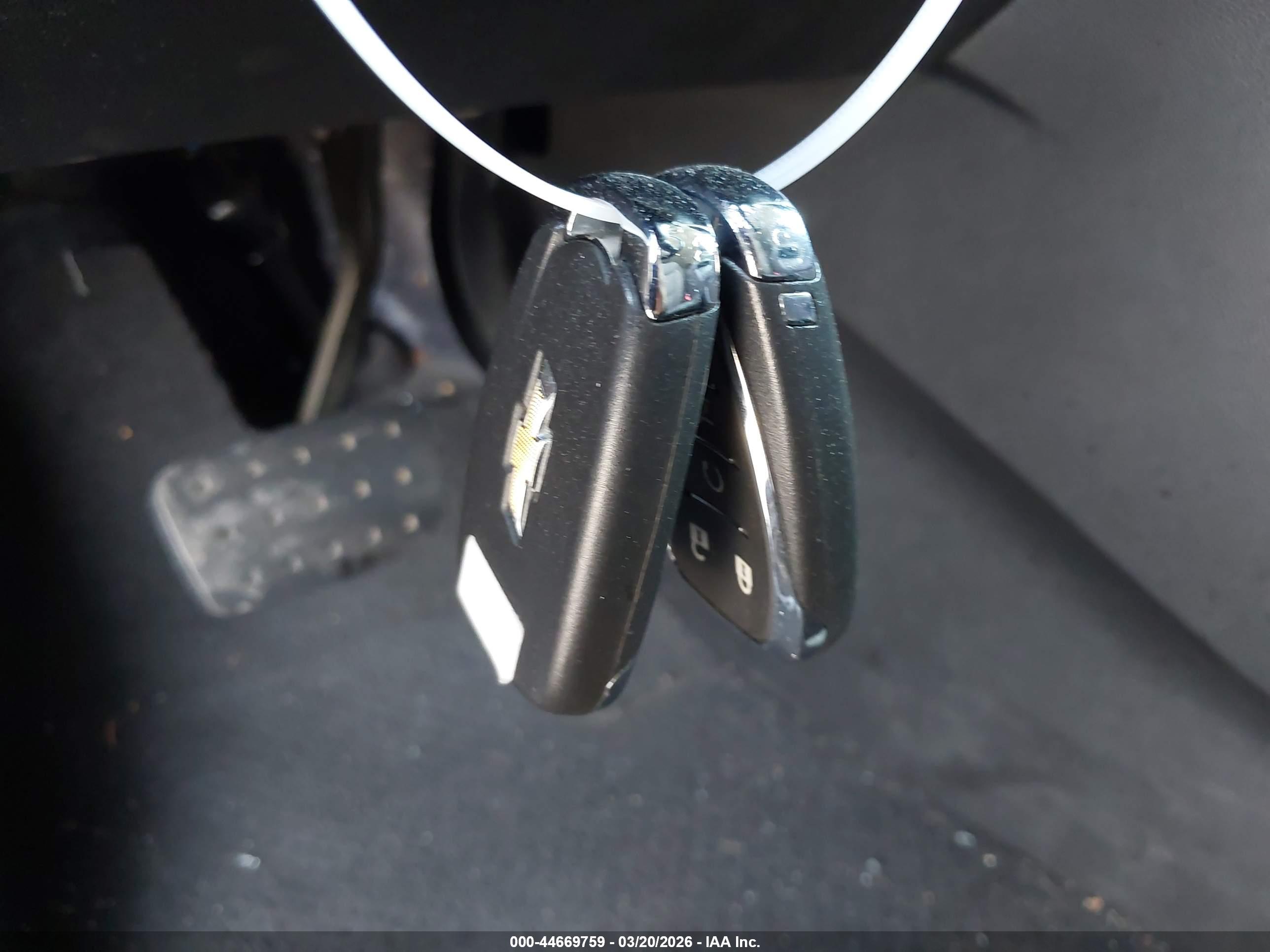CHEVROLET TRAVERSE image 11