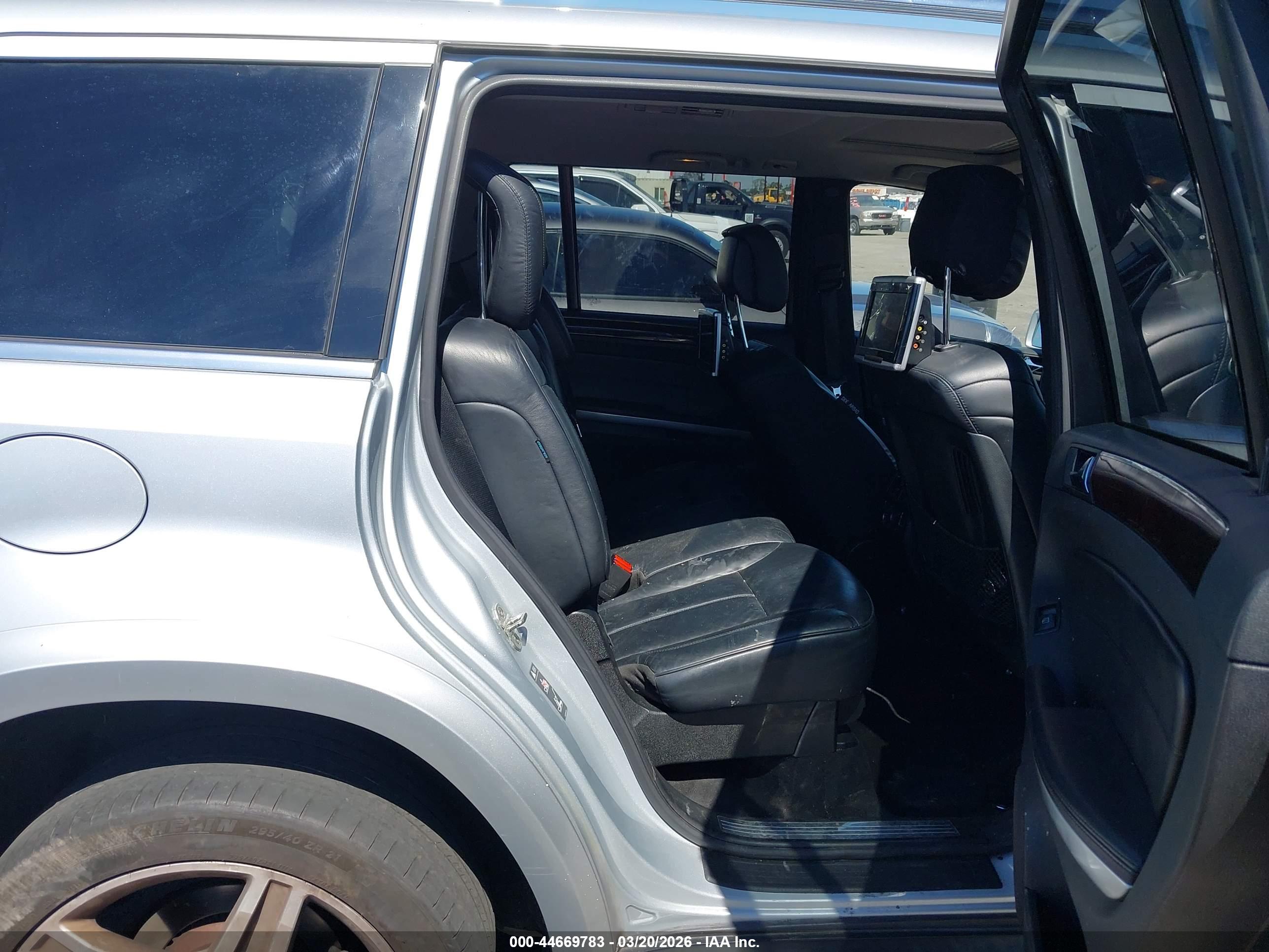 MERCEDES-BENZ GL image 8