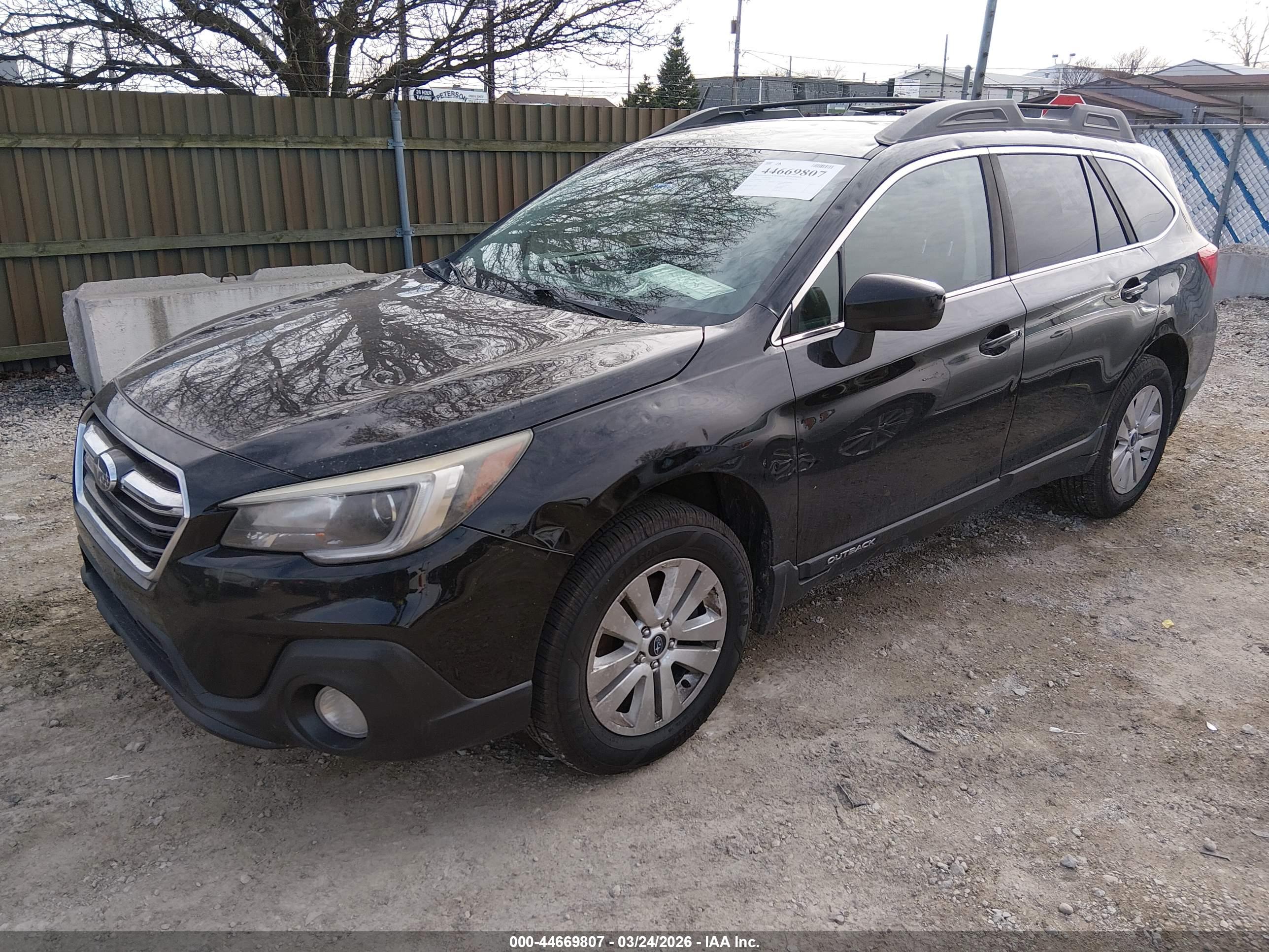 SUBARU OUTBACK image 2