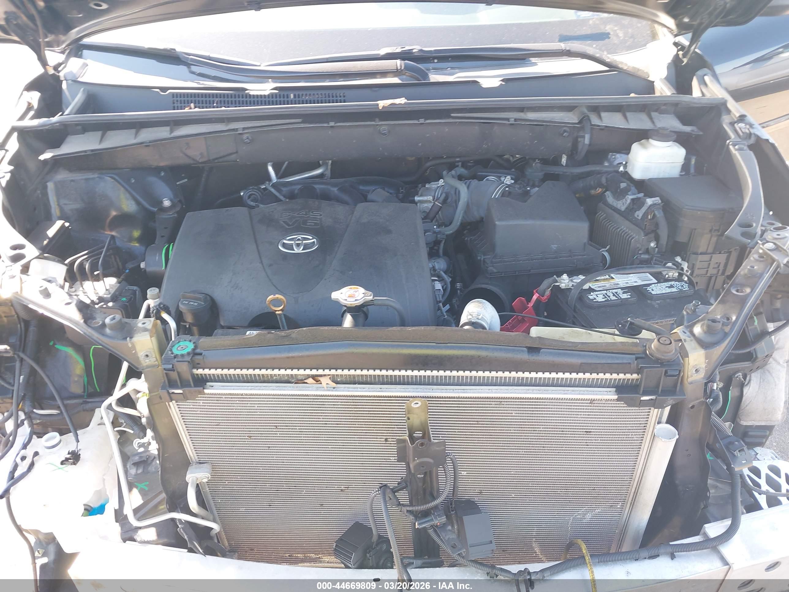TOYOTA HIGHLANDER image 10