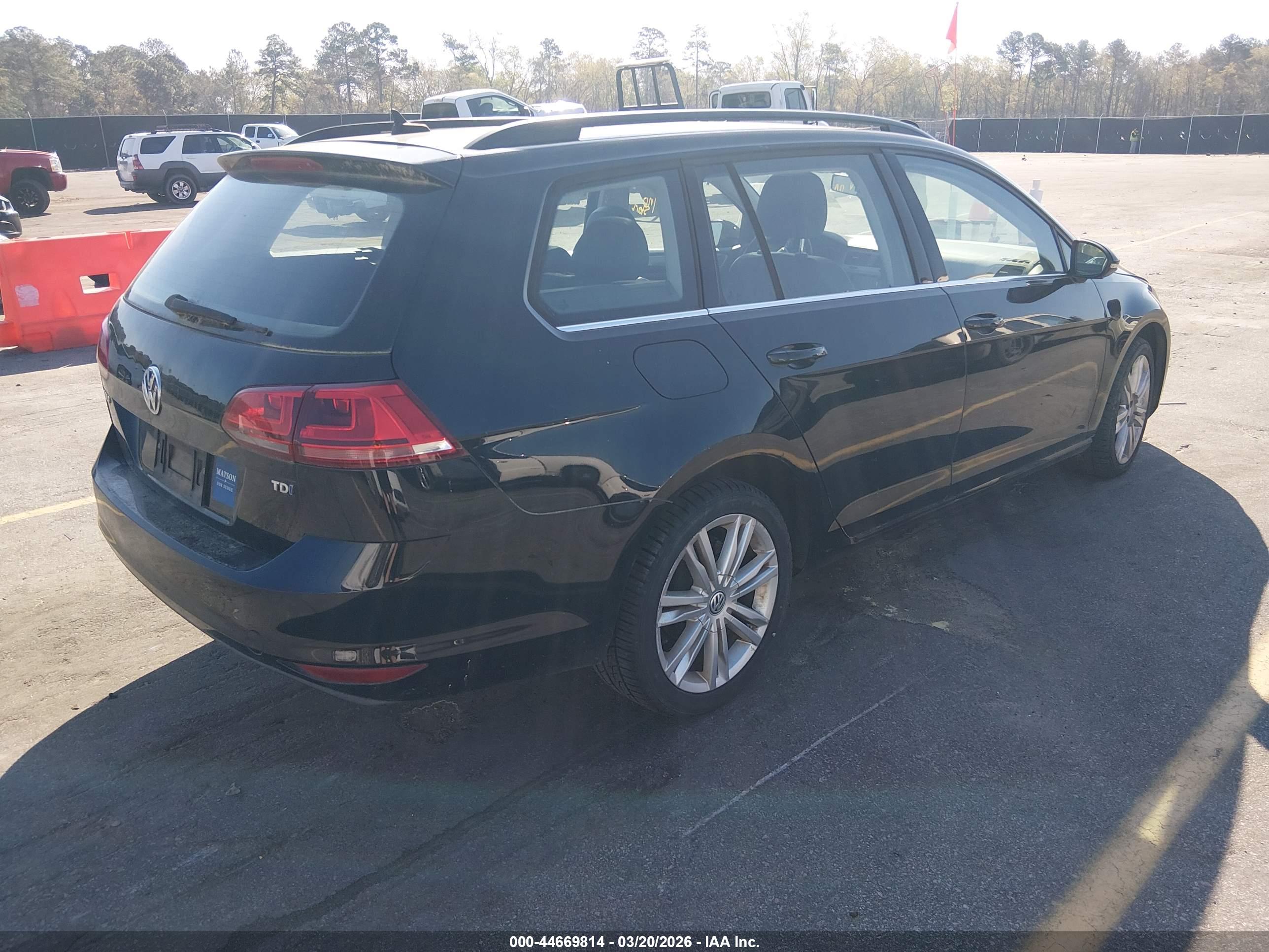 VOLKSWAGEN GOLF image 4