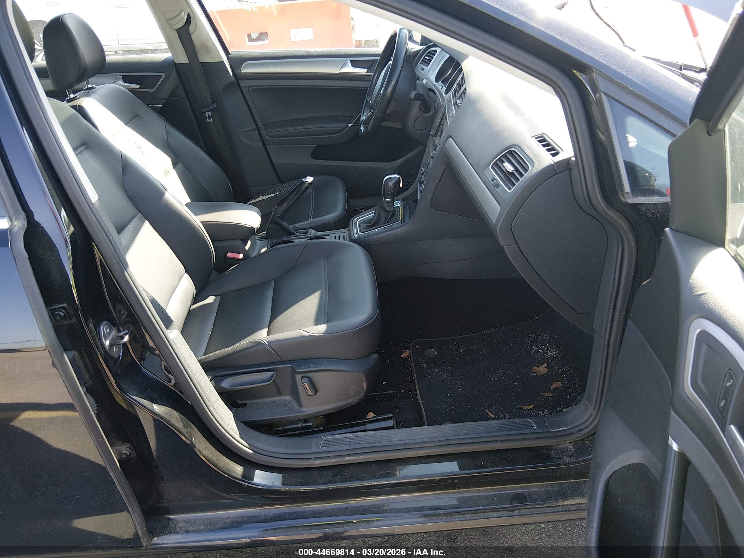 VOLKSWAGEN GOLF image 5