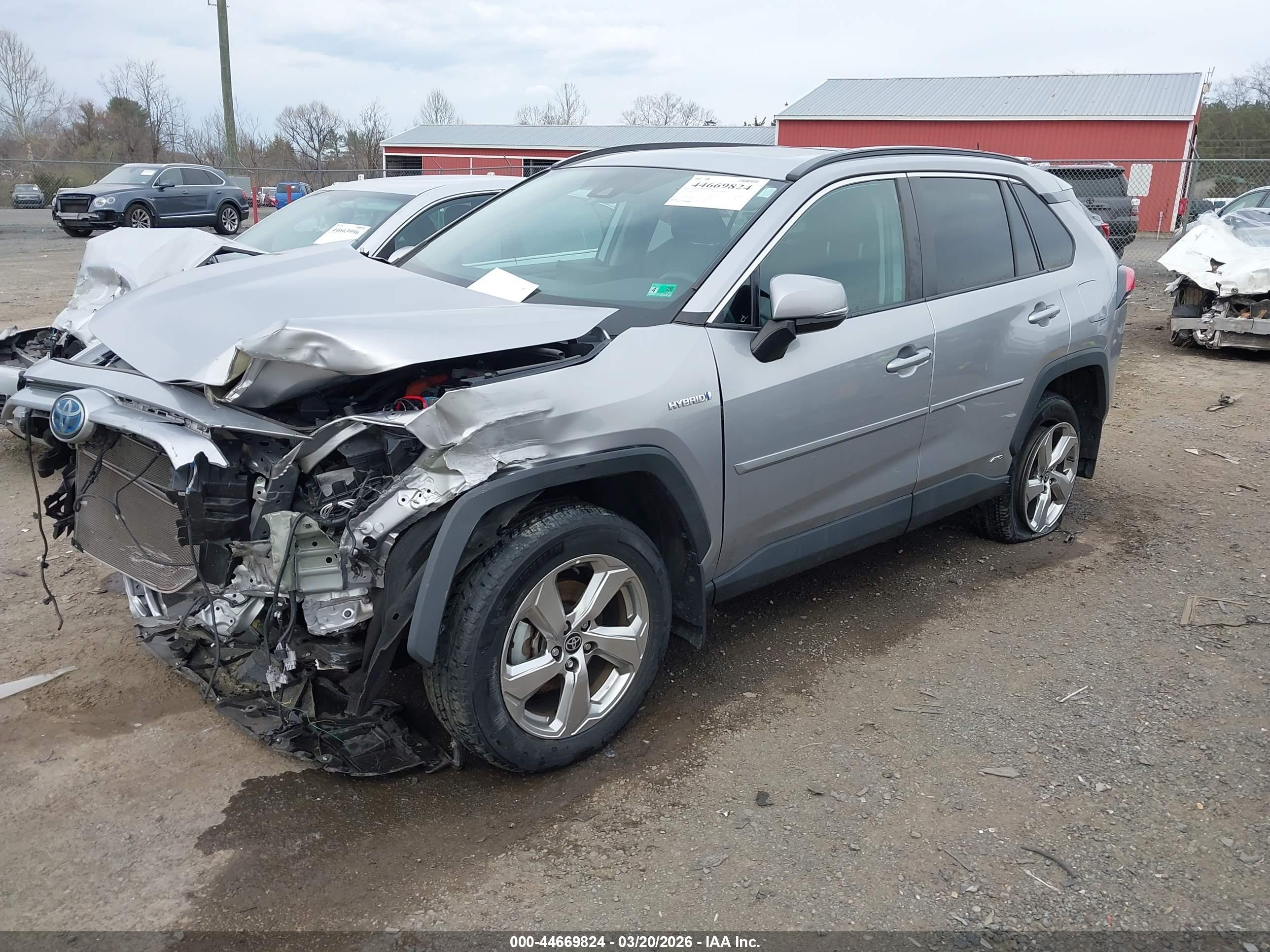 TOYOTA RAV4 image 2
