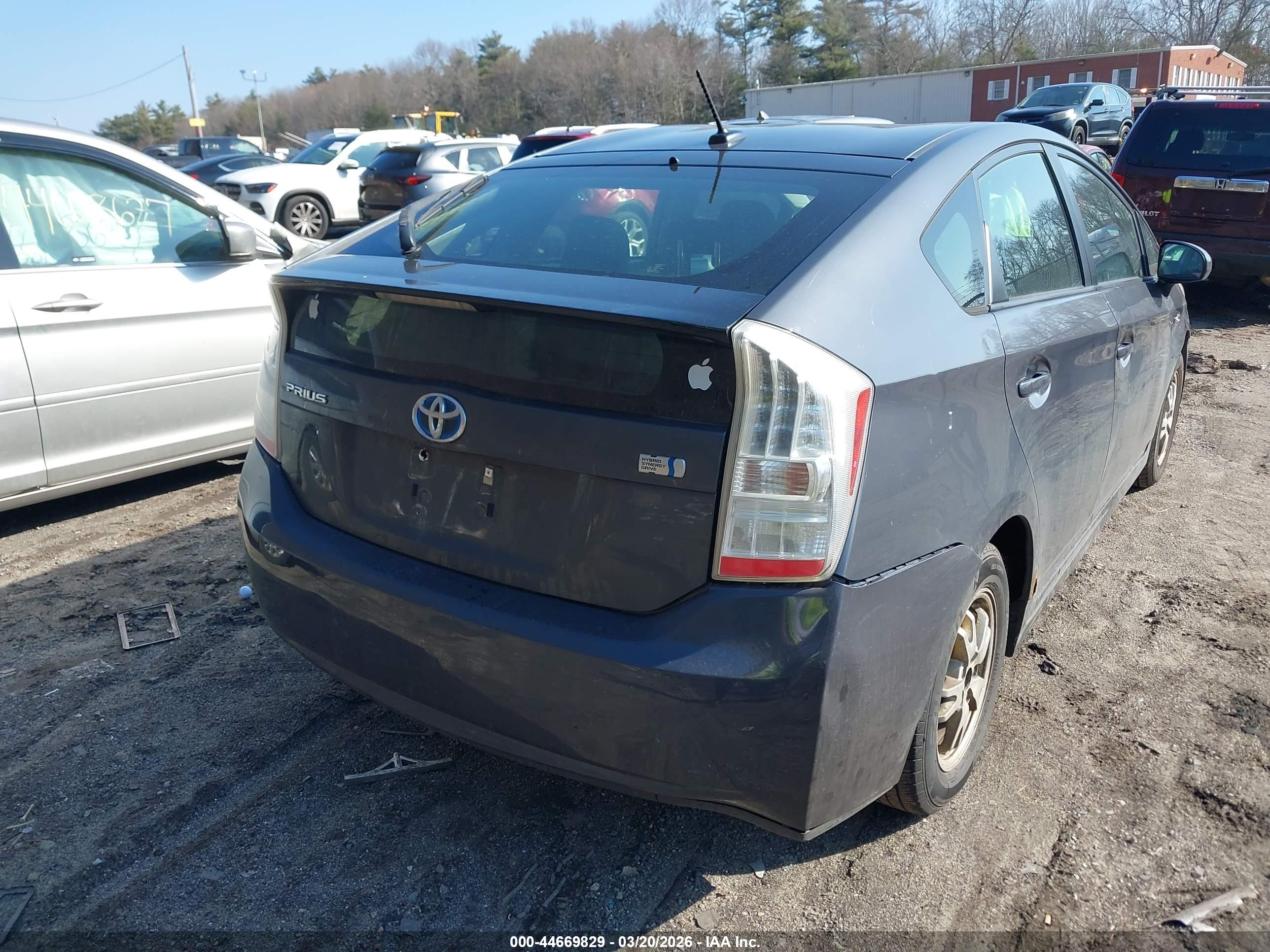 TOYOTA PRIUS image 4