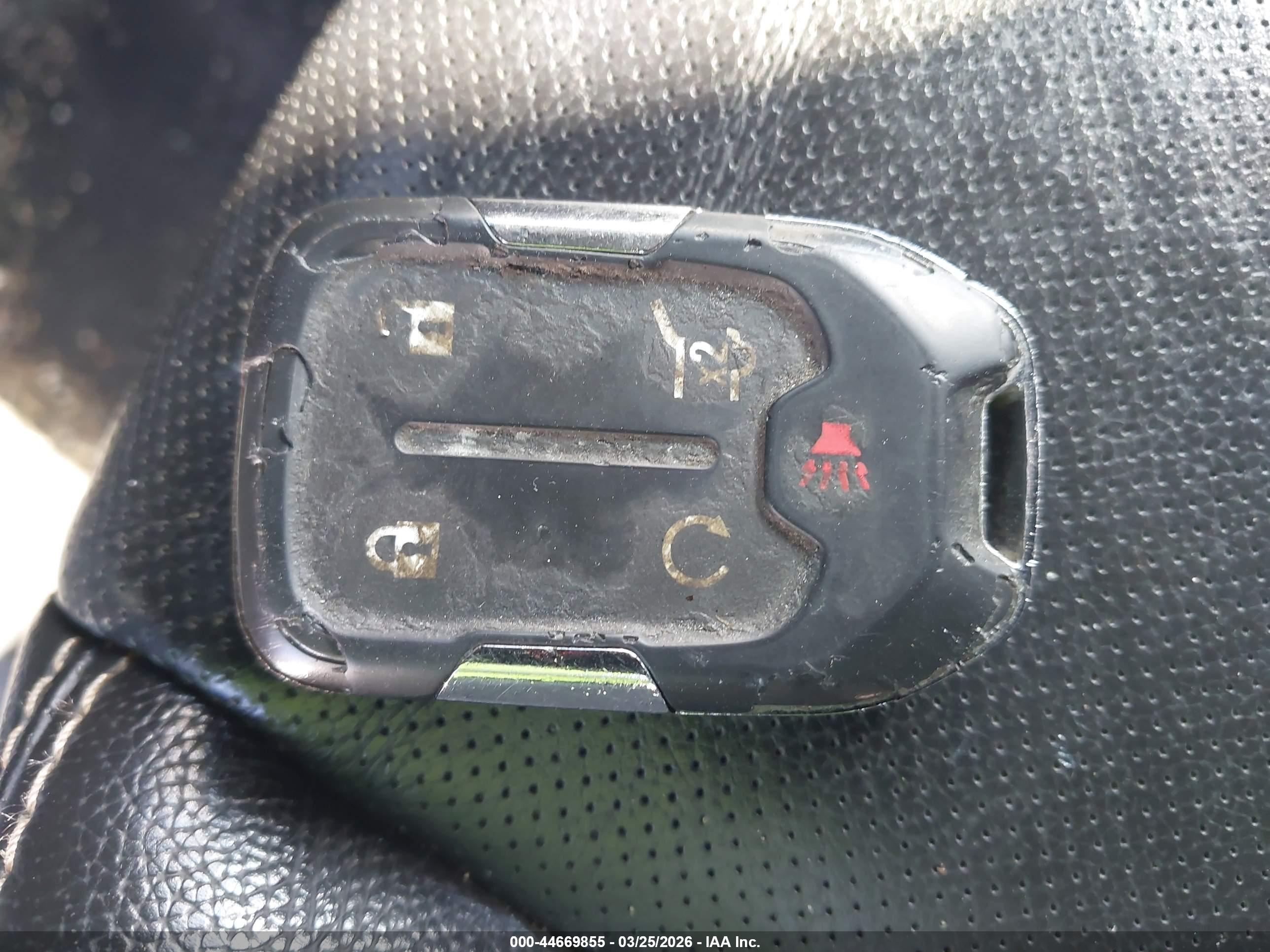 GMC TERRAIN image 11