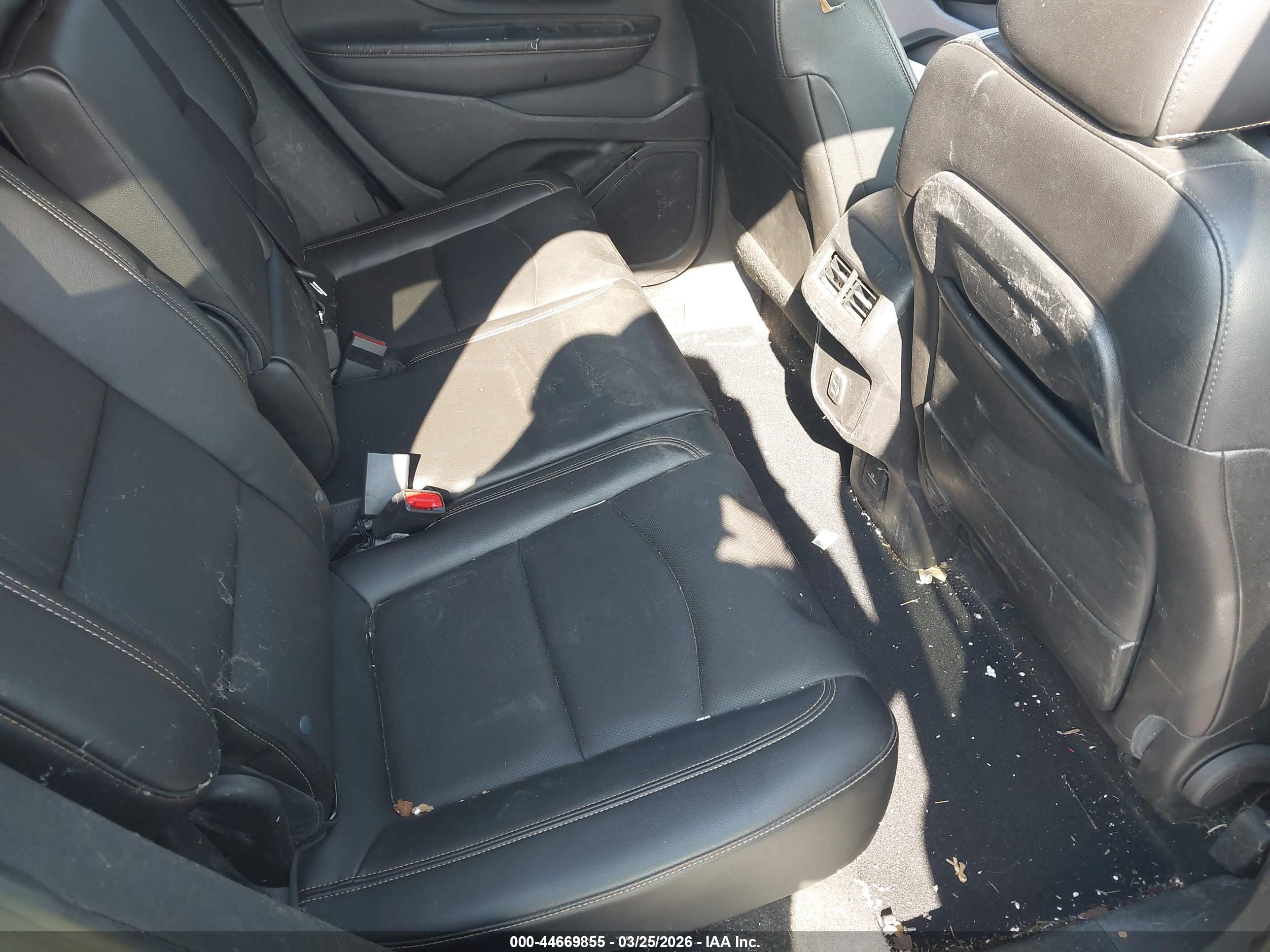 GMC TERRAIN image 8