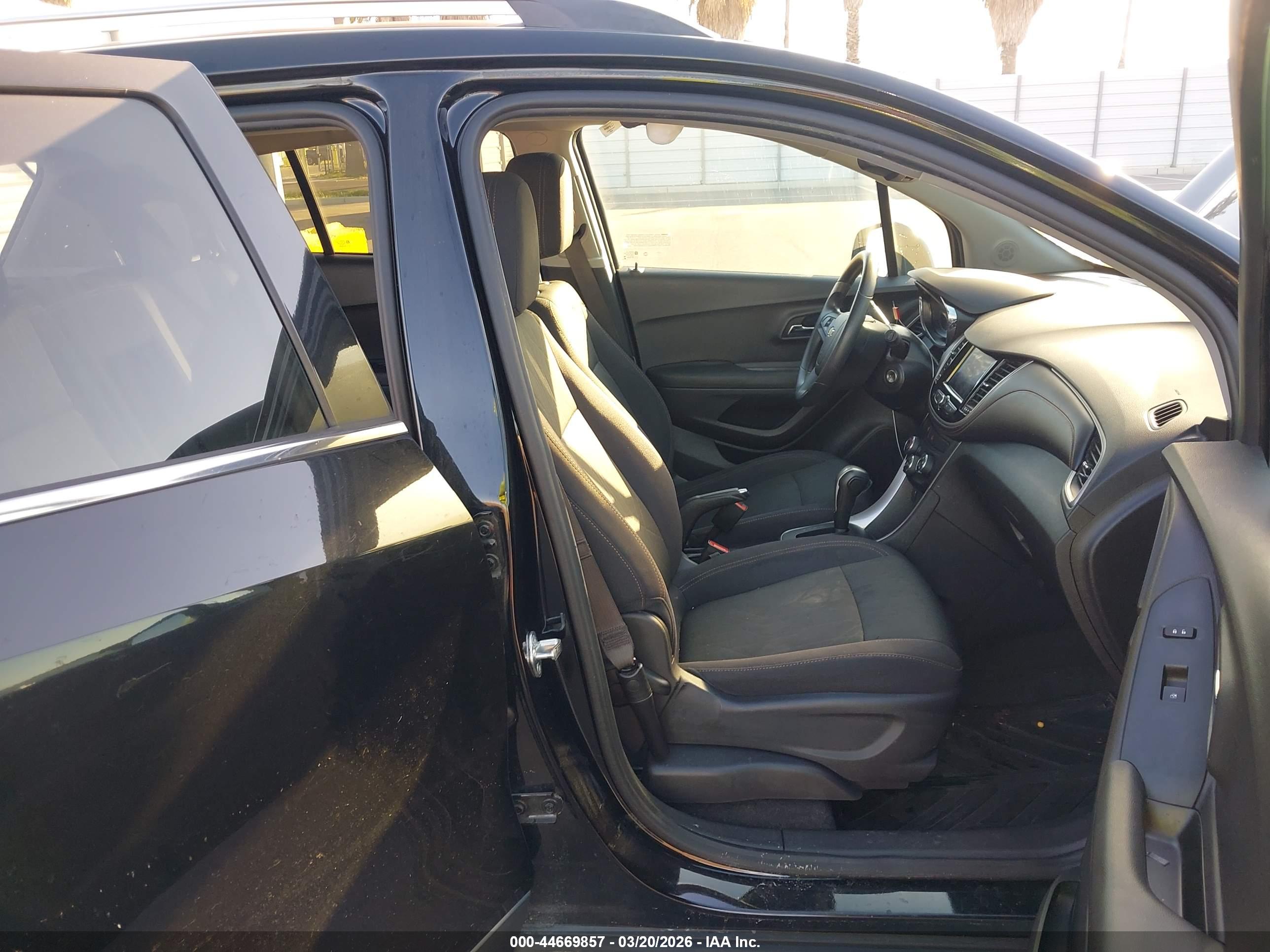 CHEVROLET TRAX image 5