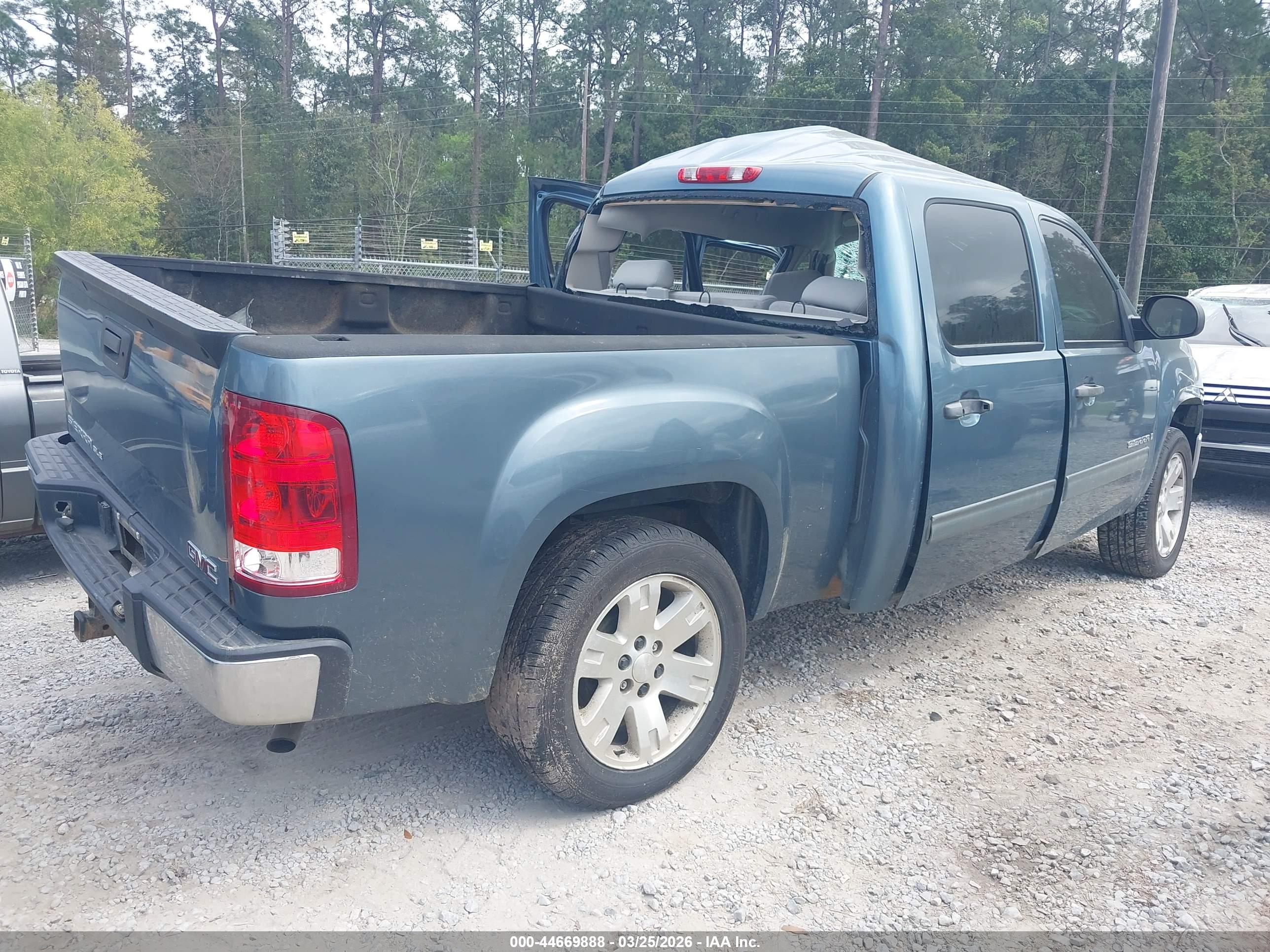 GMC SIERRA image 4