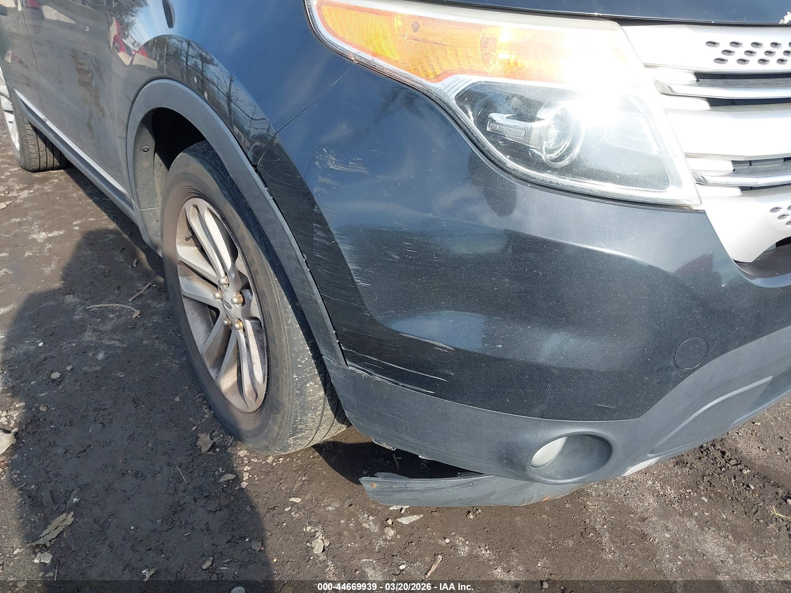 FORD EXPLORER image 6