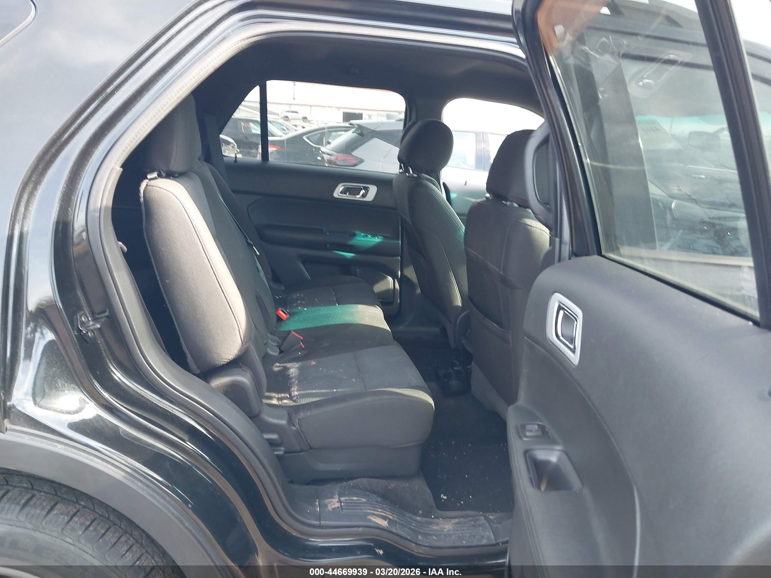 FORD EXPLORER image 8