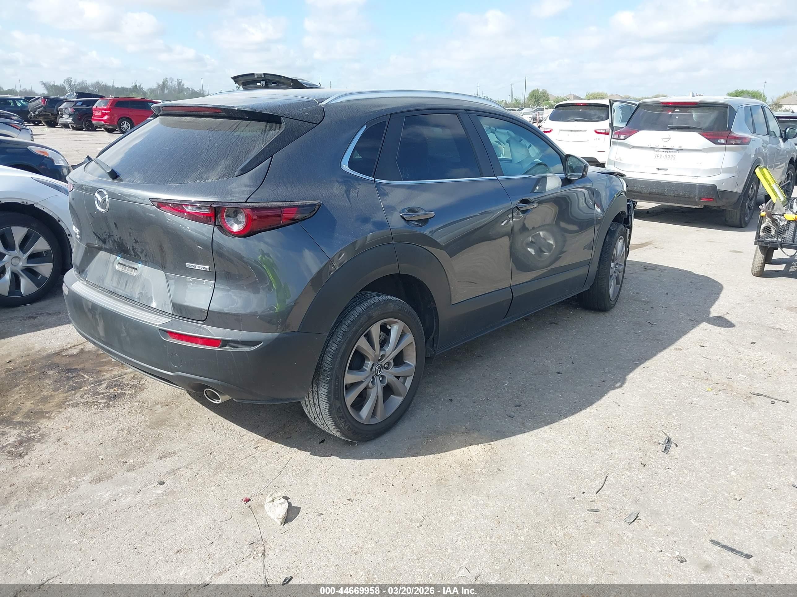 MAZDA CX-30 image 4