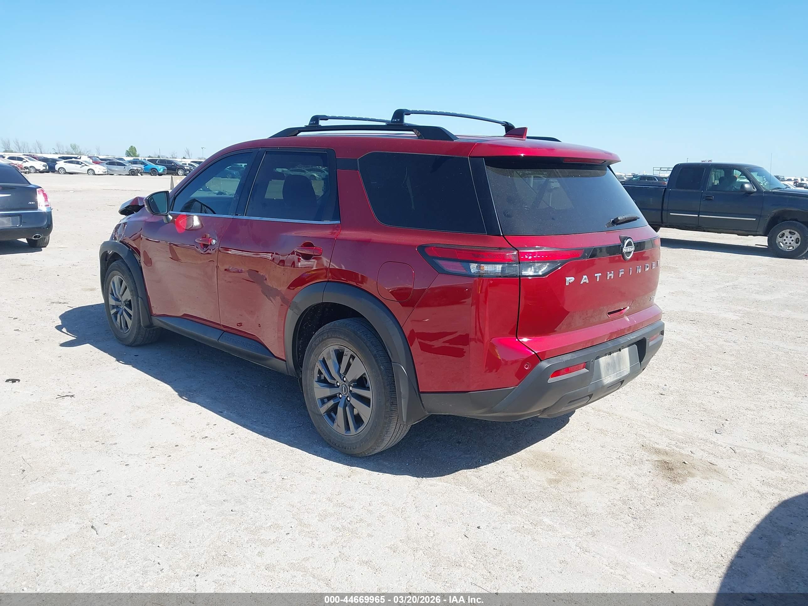 NISSAN PATHFINDER image 3