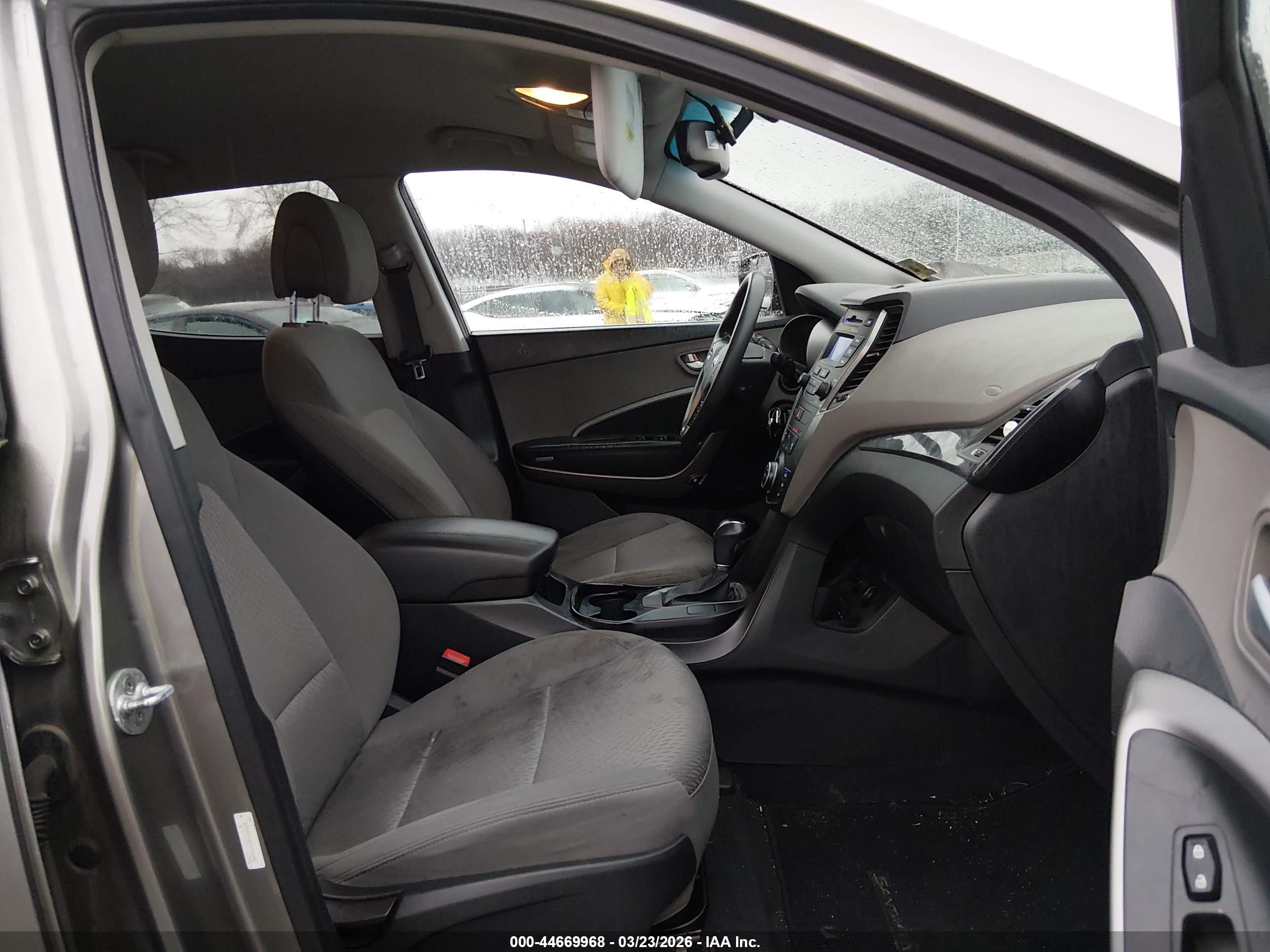 HYUNDAI SANTA image 5