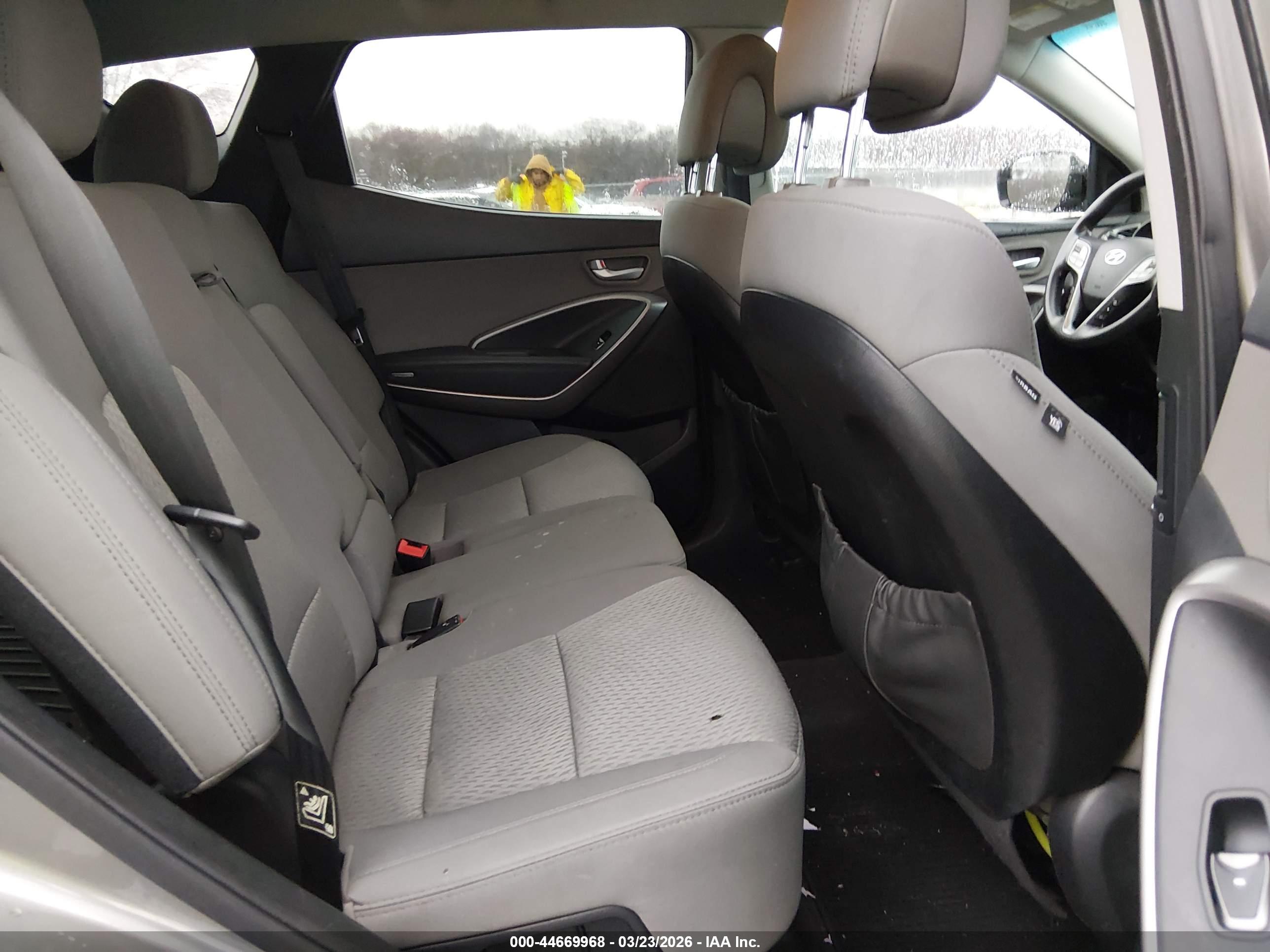 HYUNDAI SANTA image 8