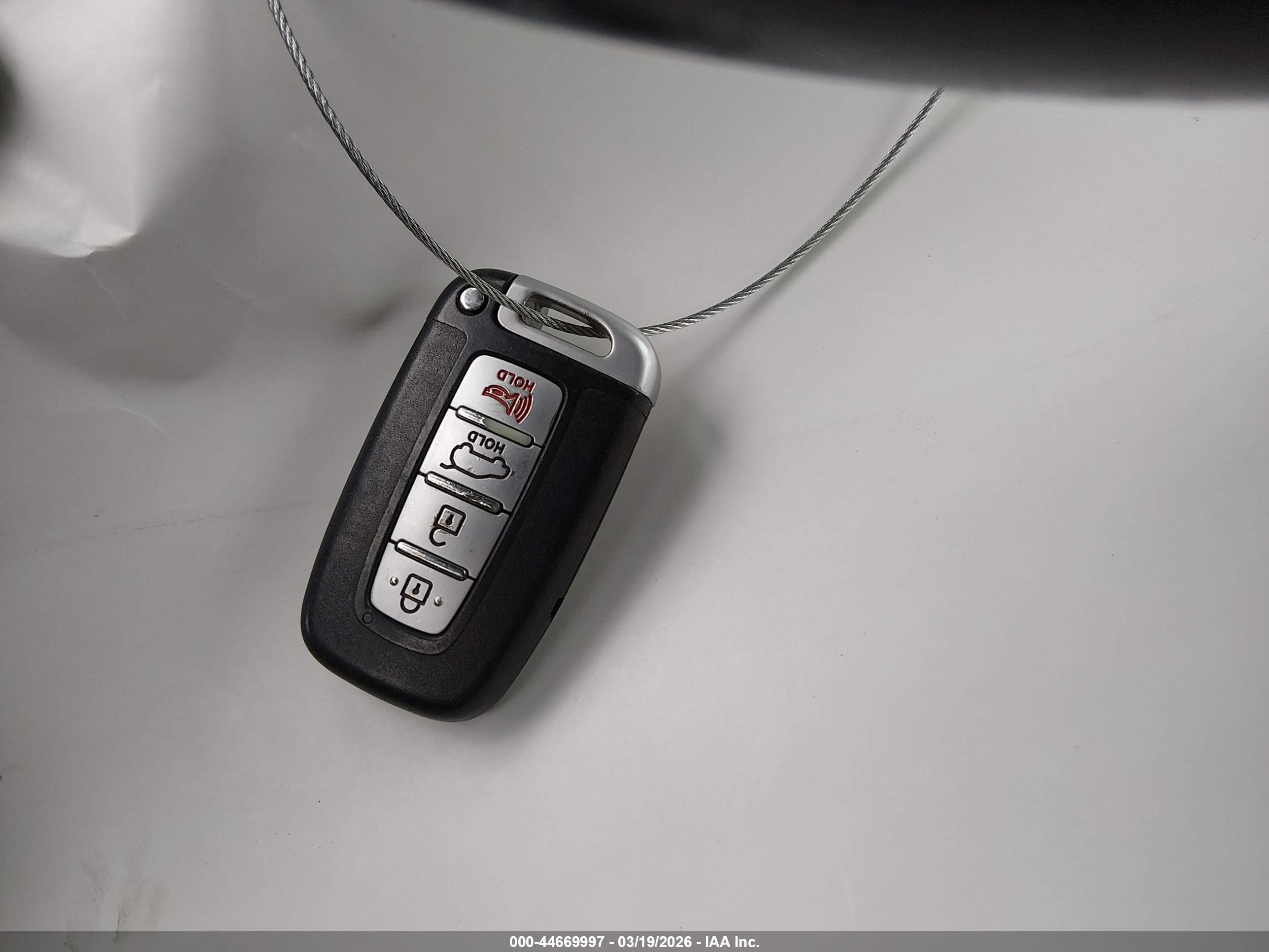 HYUNDAI VELOSTER image 11