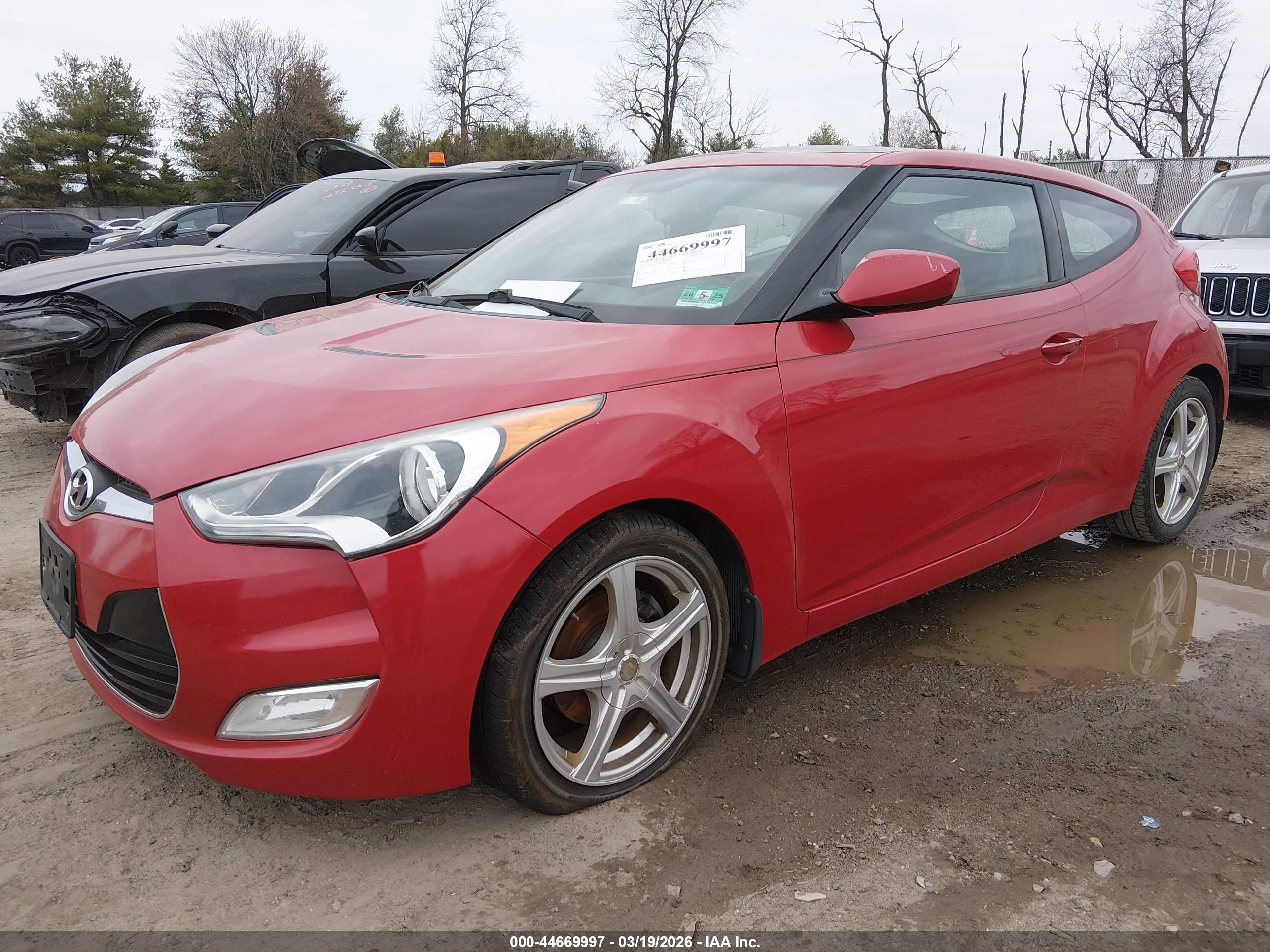 HYUNDAI VELOSTER image 2