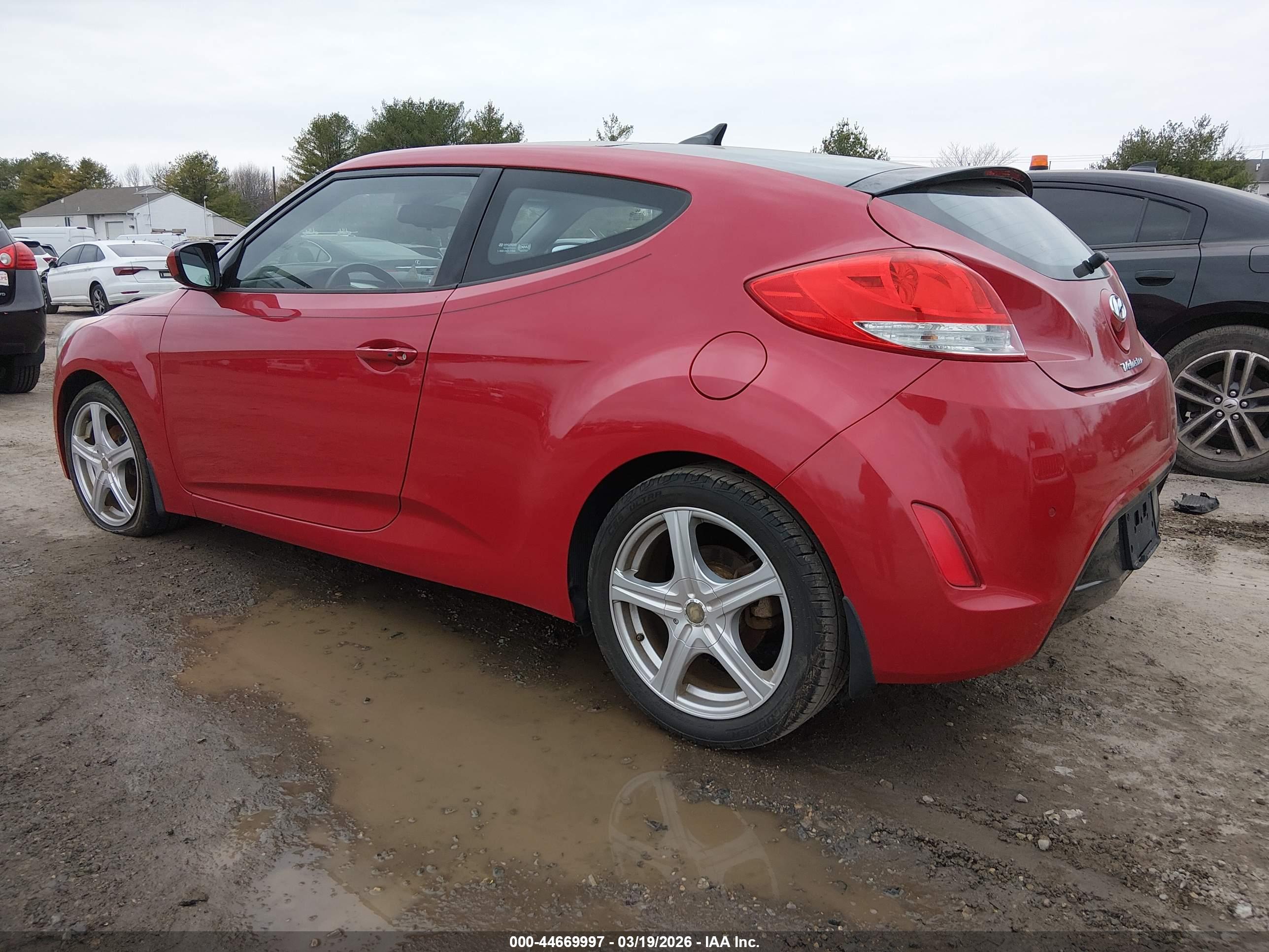 HYUNDAI VELOSTER image 3