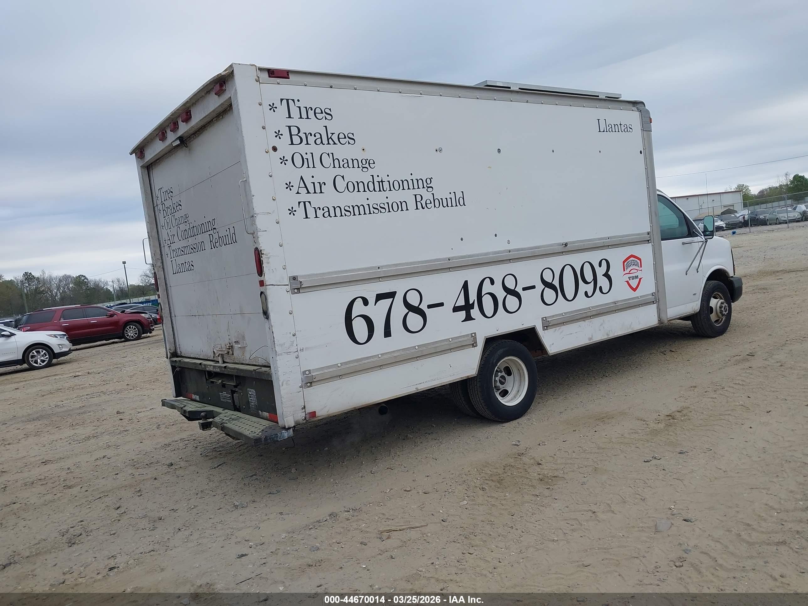 GMC SAVANA image 4