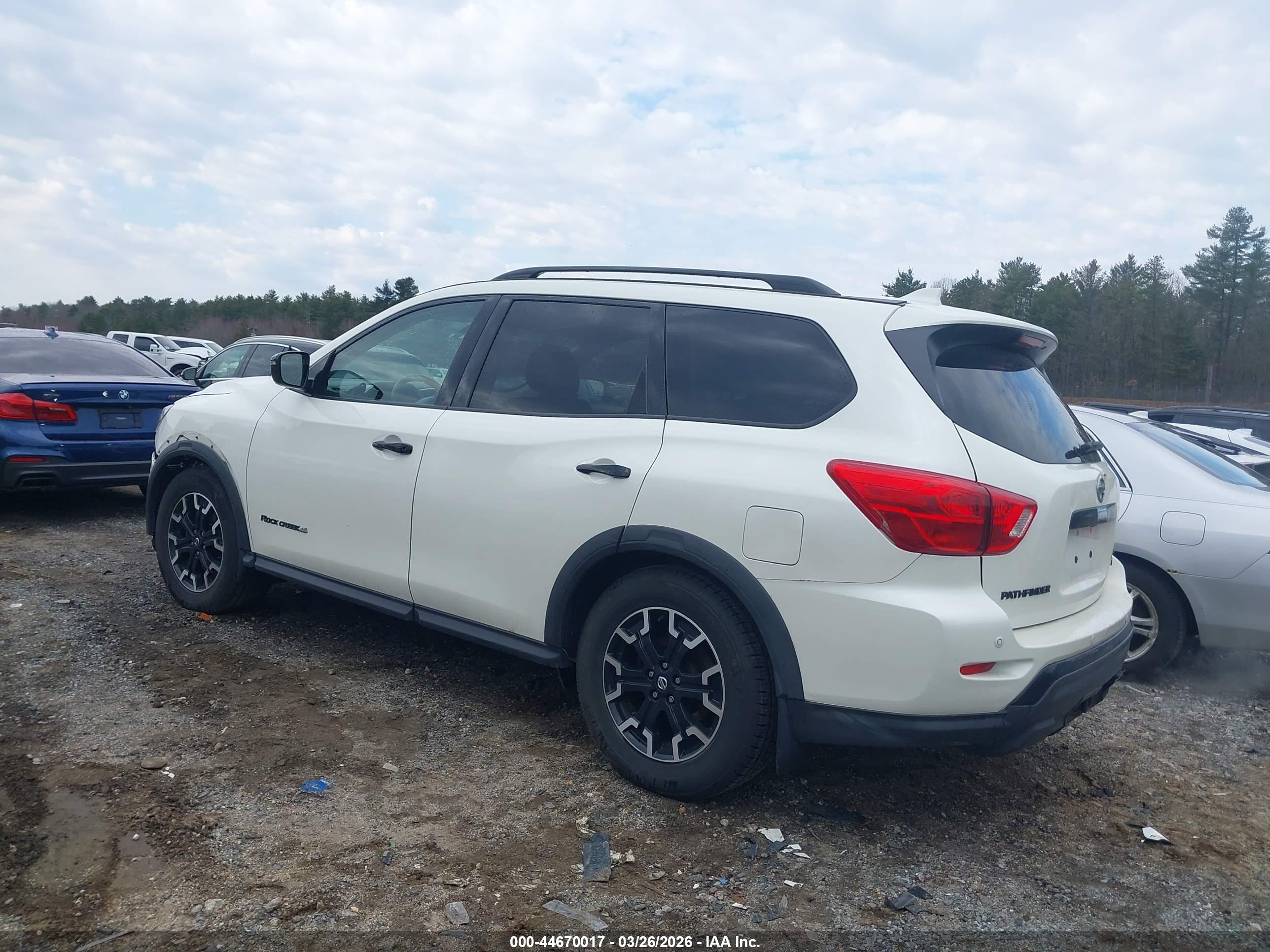 NISSAN PATHFINDER image 3
