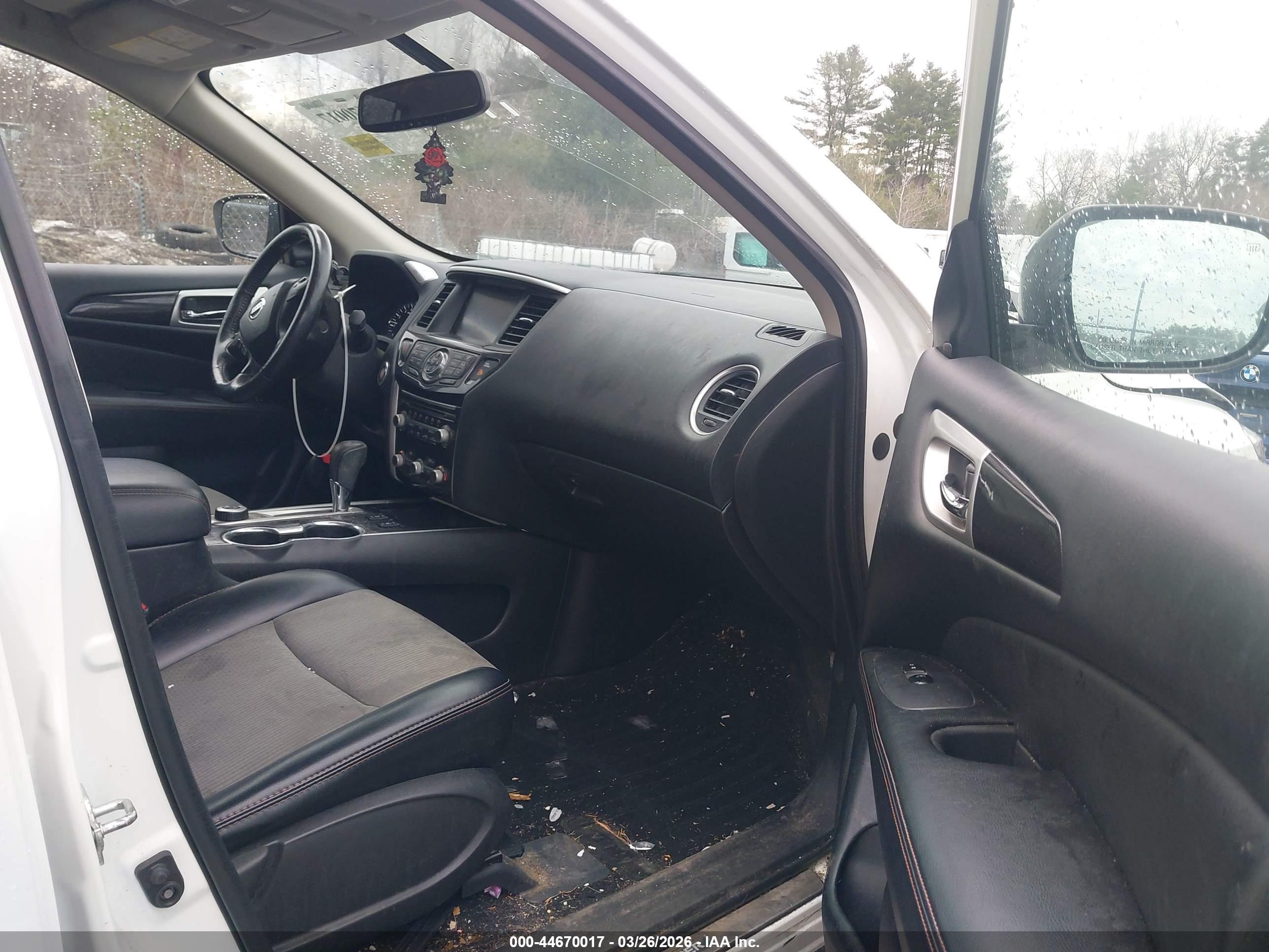 NISSAN PATHFINDER image 5