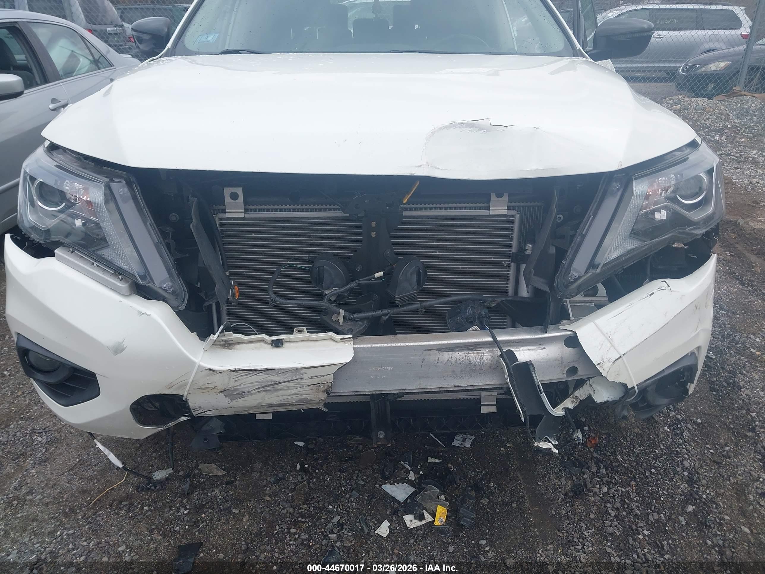 NISSAN PATHFINDER image 6