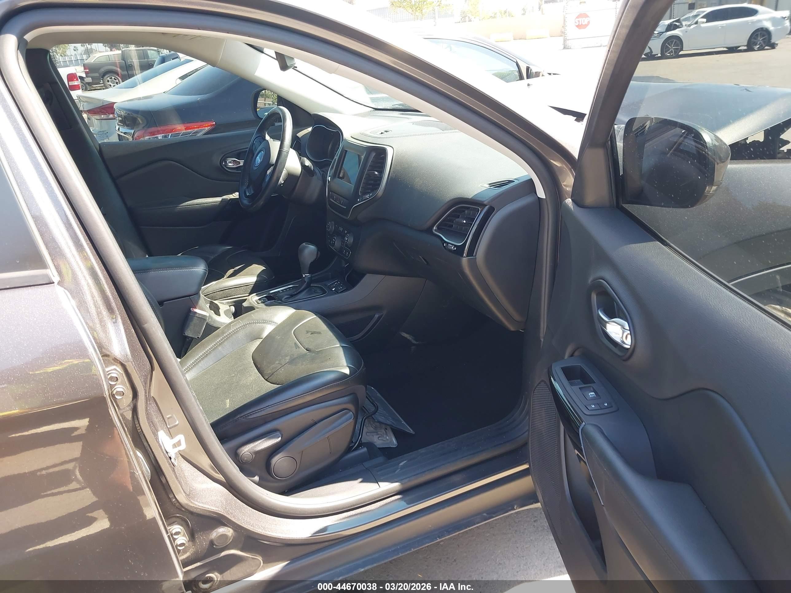 JEEP CHEROKEE image 5