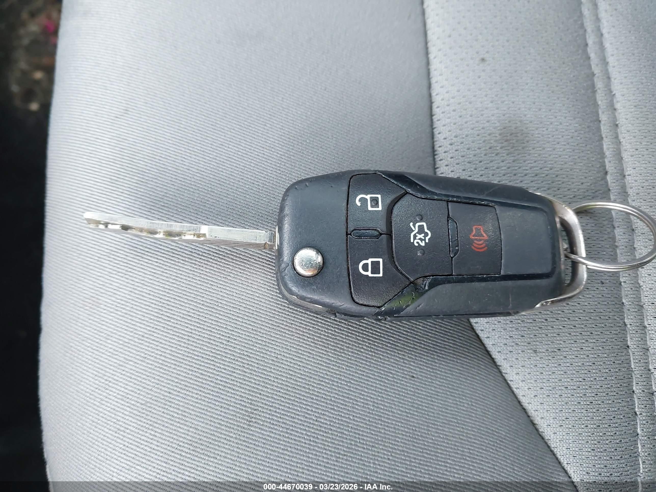 FORD FUSION image 11