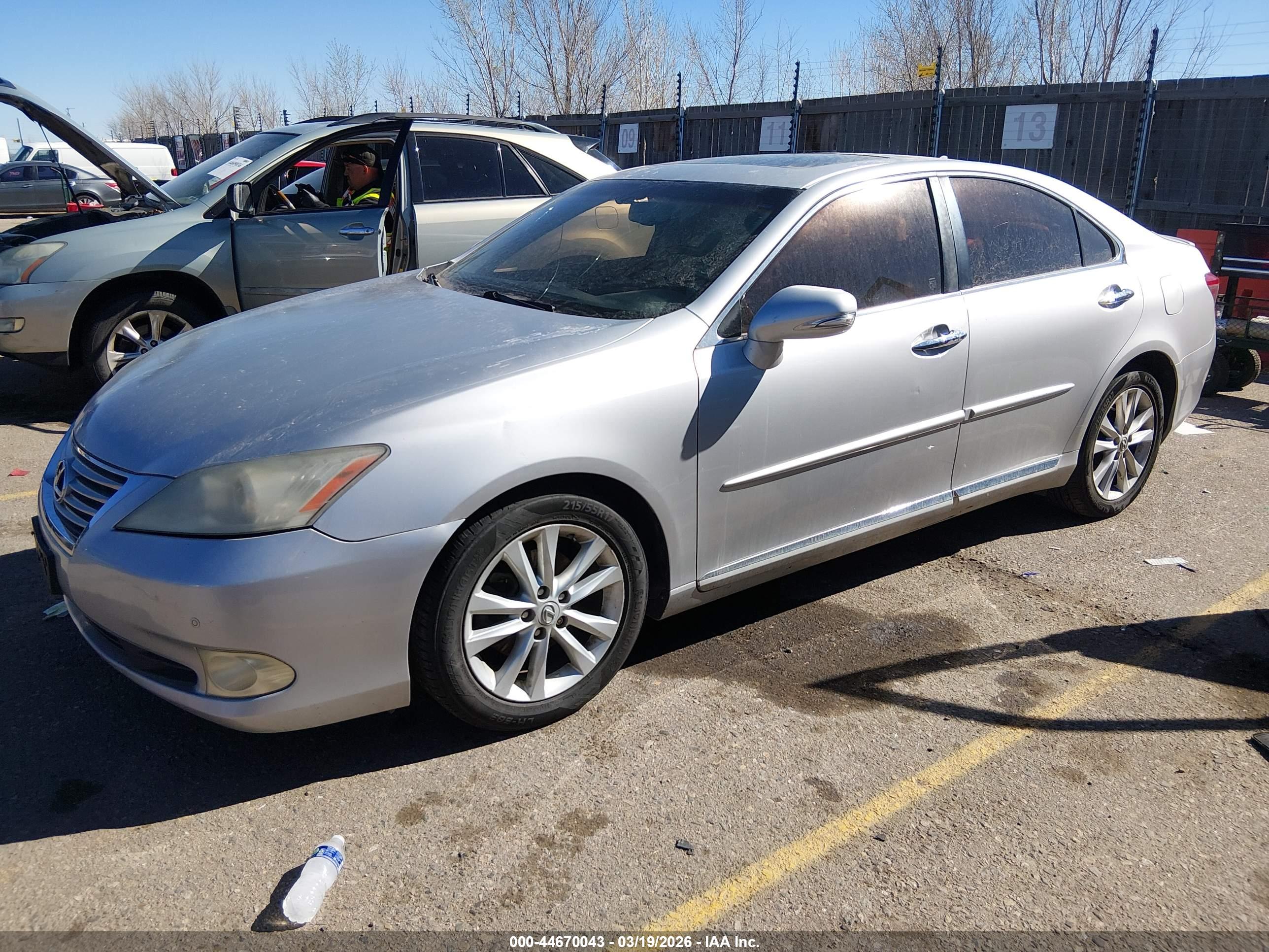 LEXUS ES image 2