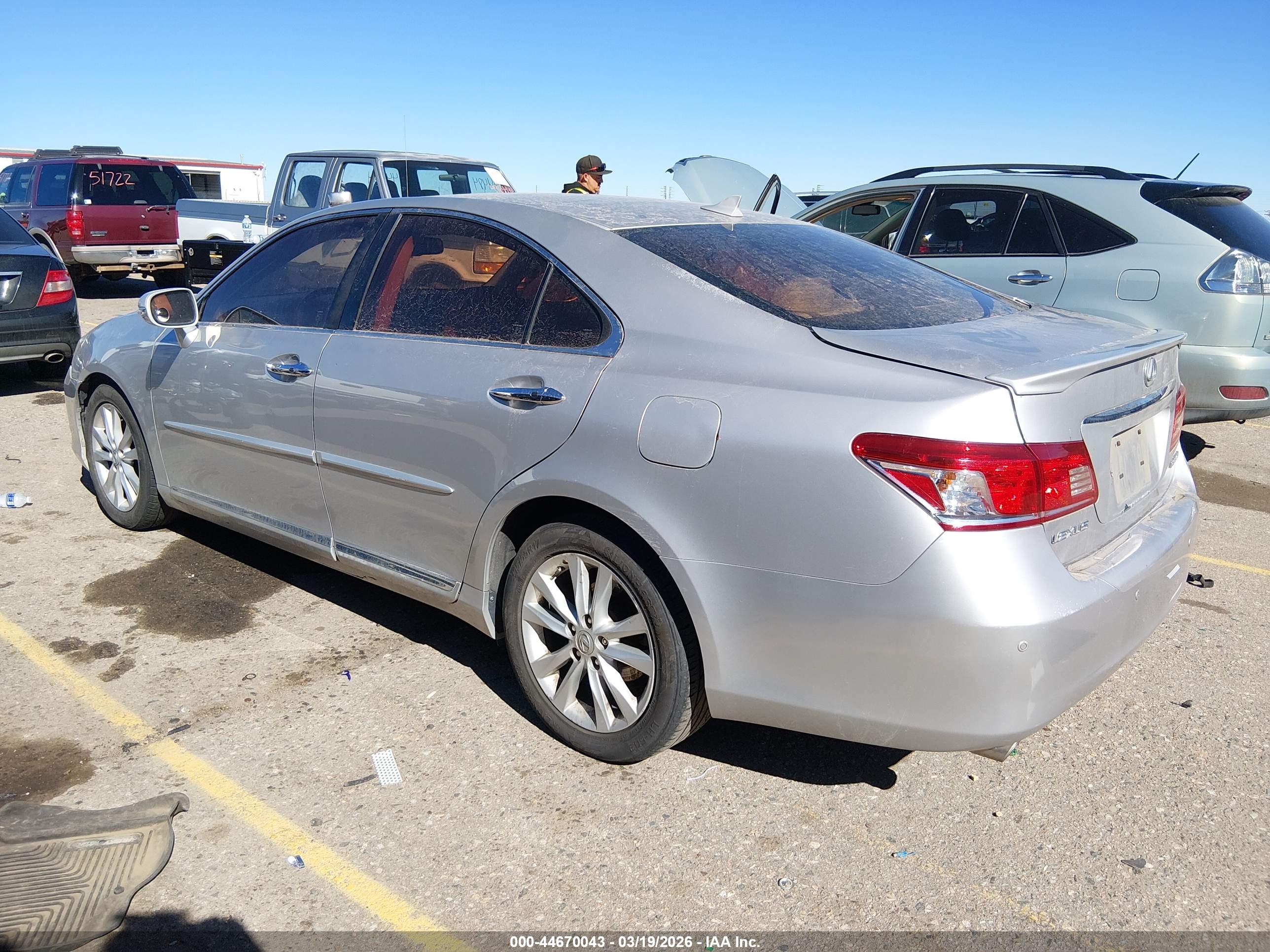 LEXUS ES image 3