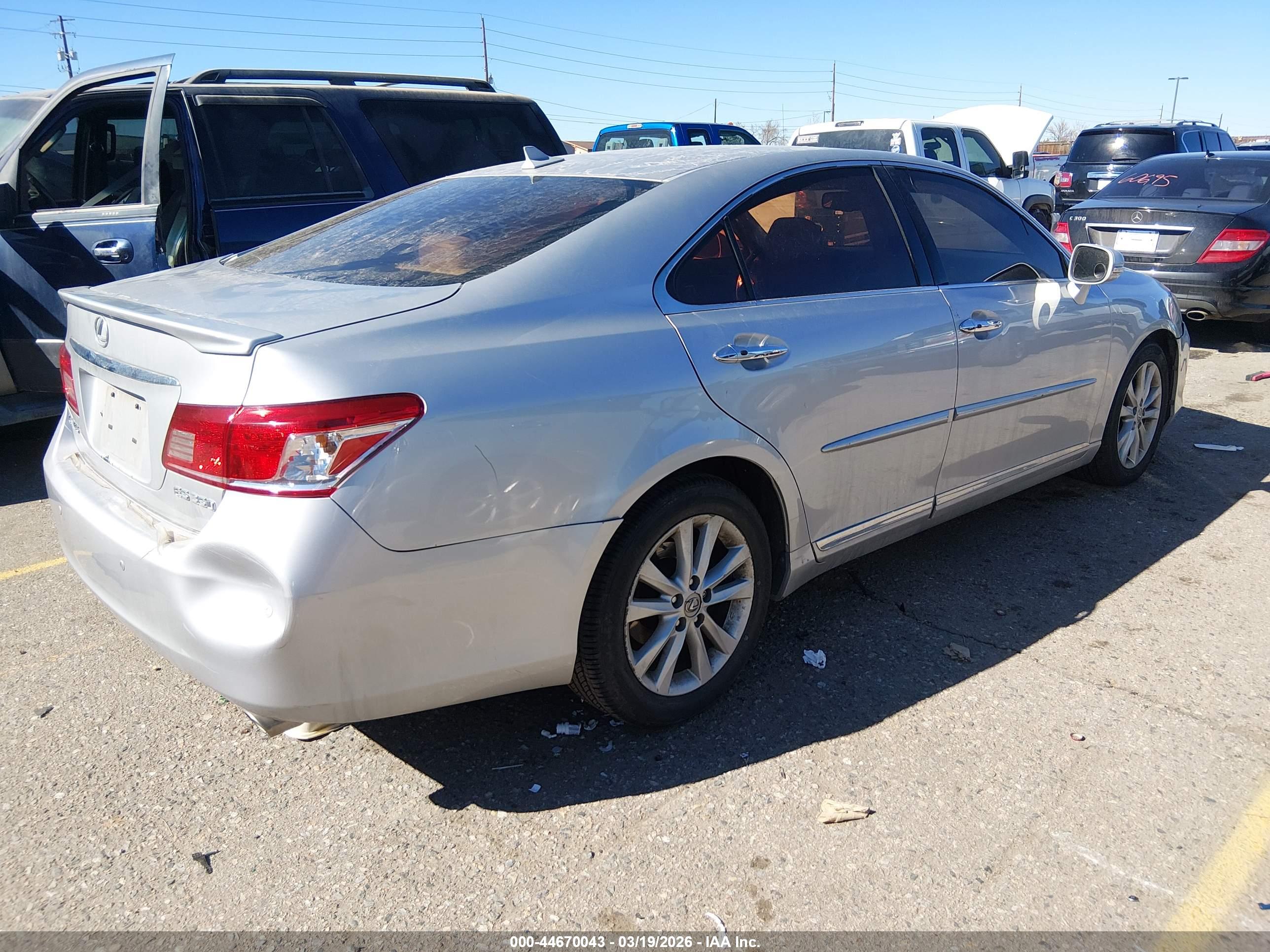 LEXUS ES image 4