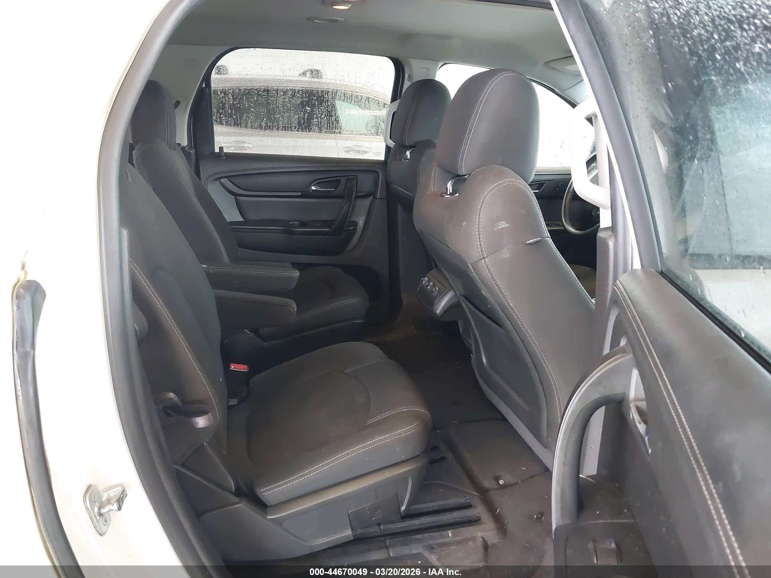 GMC ACADIA image 8