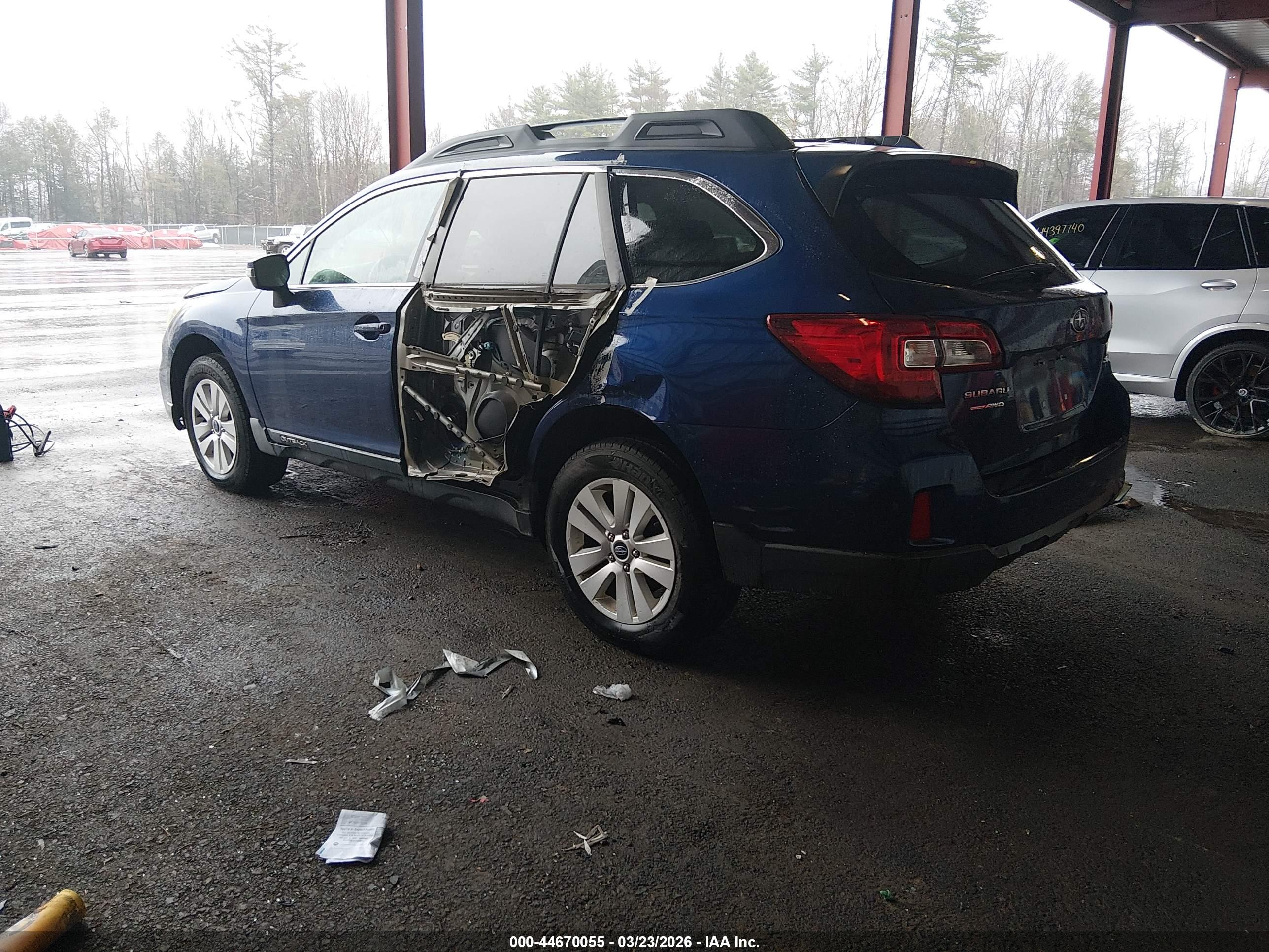 SUBARU OUTBACK image 3