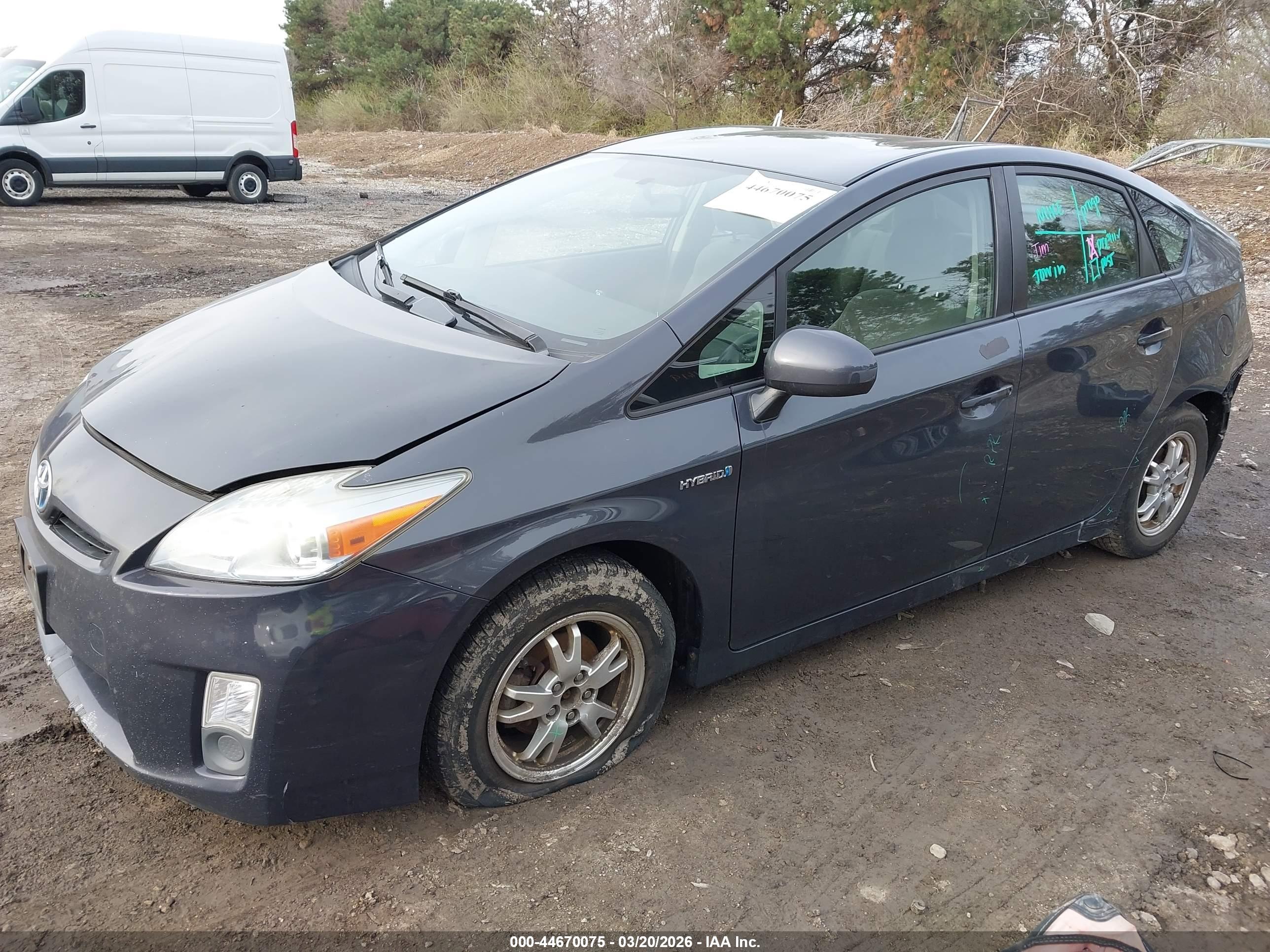 TOYOTA PRIUS image 2