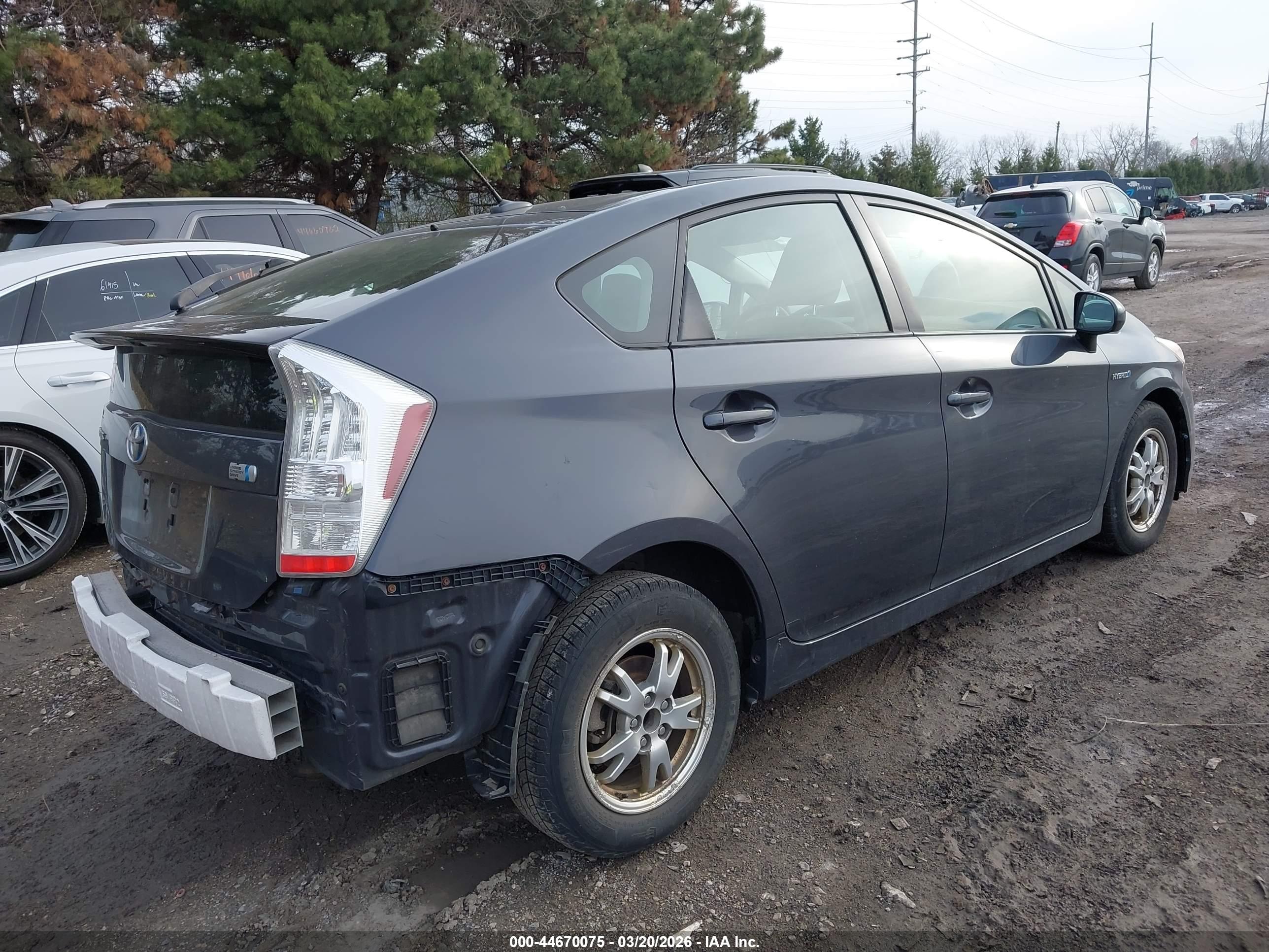 TOYOTA PRIUS image 4