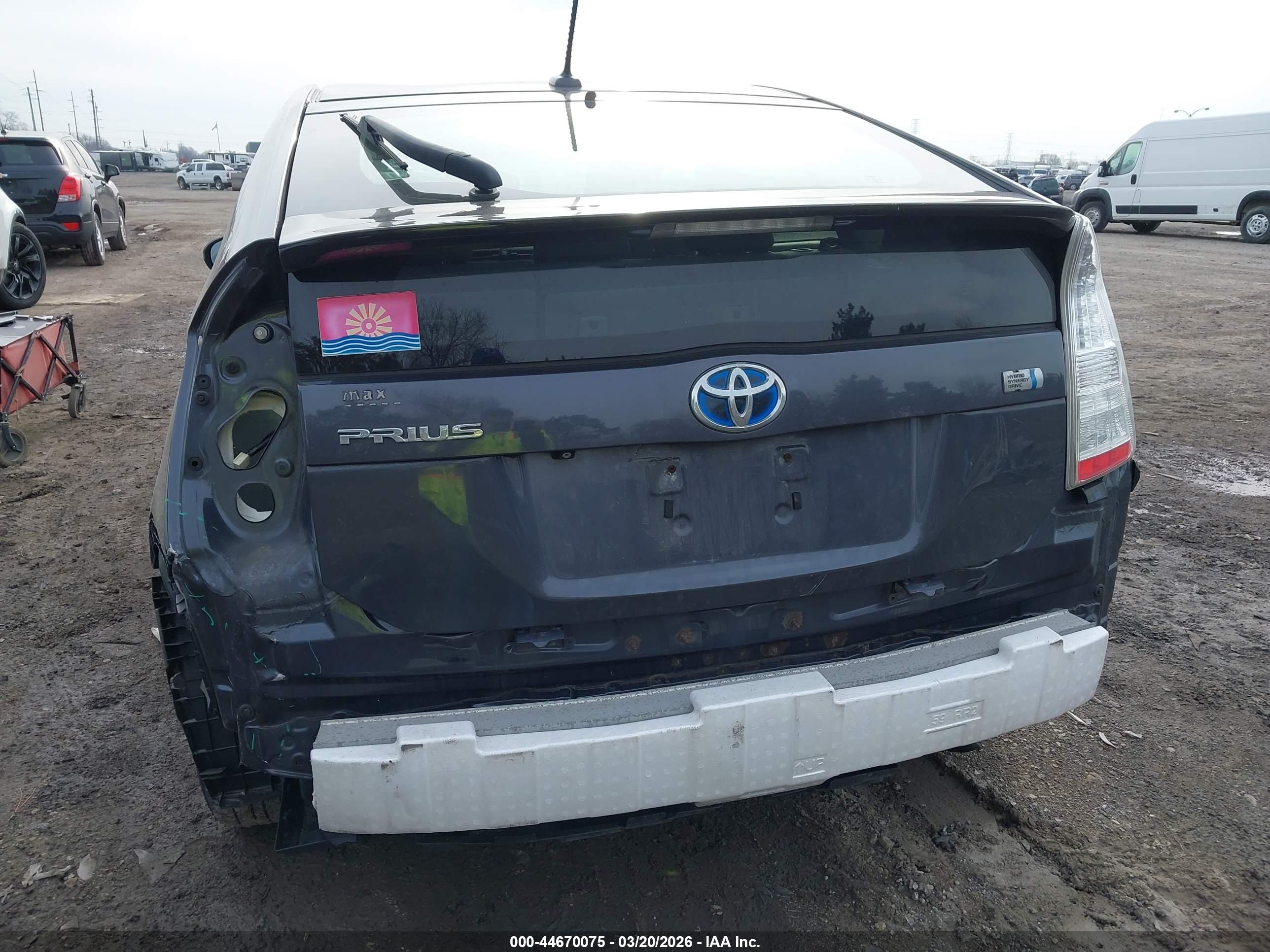 TOYOTA PRIUS image 6