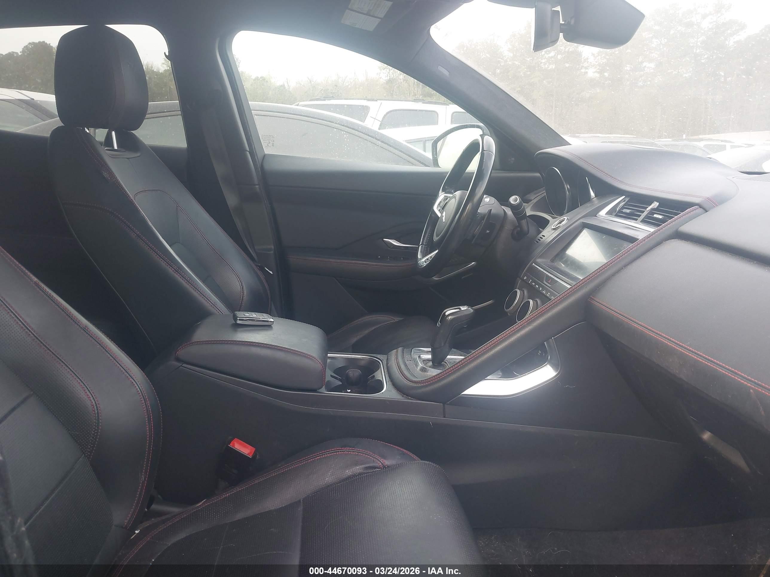 JAGUAR E-PACE image 5