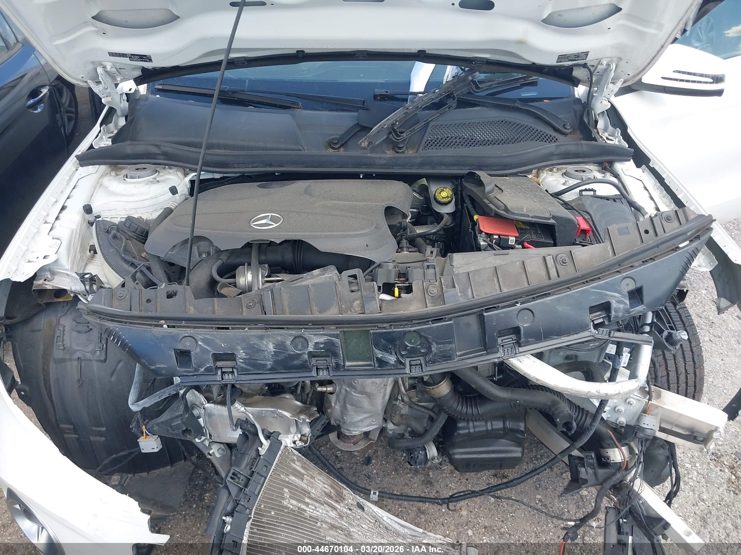 MERCEDES-BENZ GLA image 10
