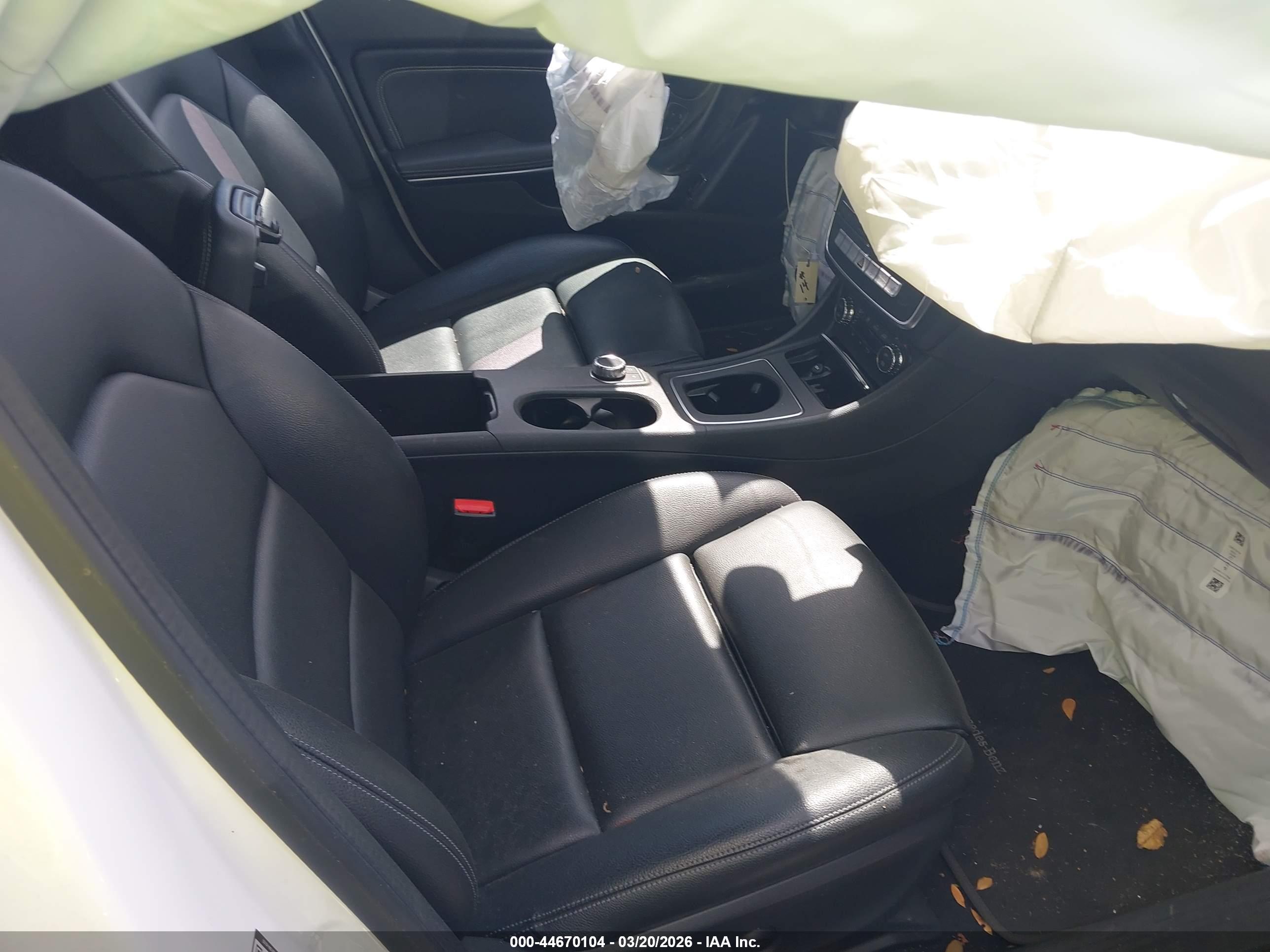 MERCEDES-BENZ GLA image 5